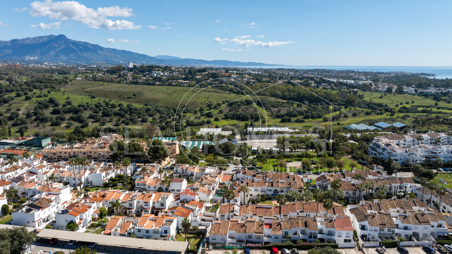 Stunning semi-detached house in Bel Air – official rental licence and 900m from the beach
