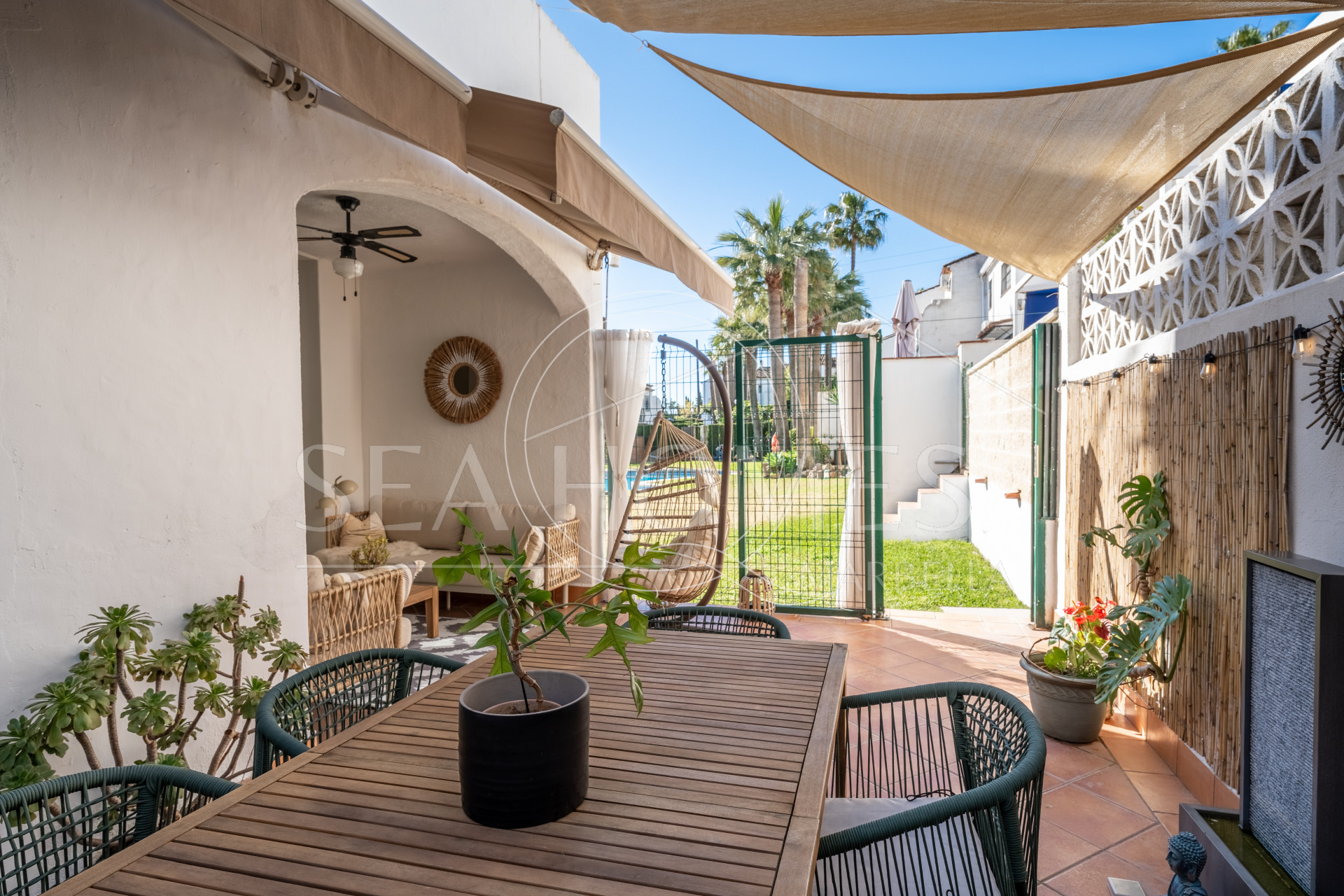 Stunning semi-detached house in Bel Air – official rental licence and 900m from the beach