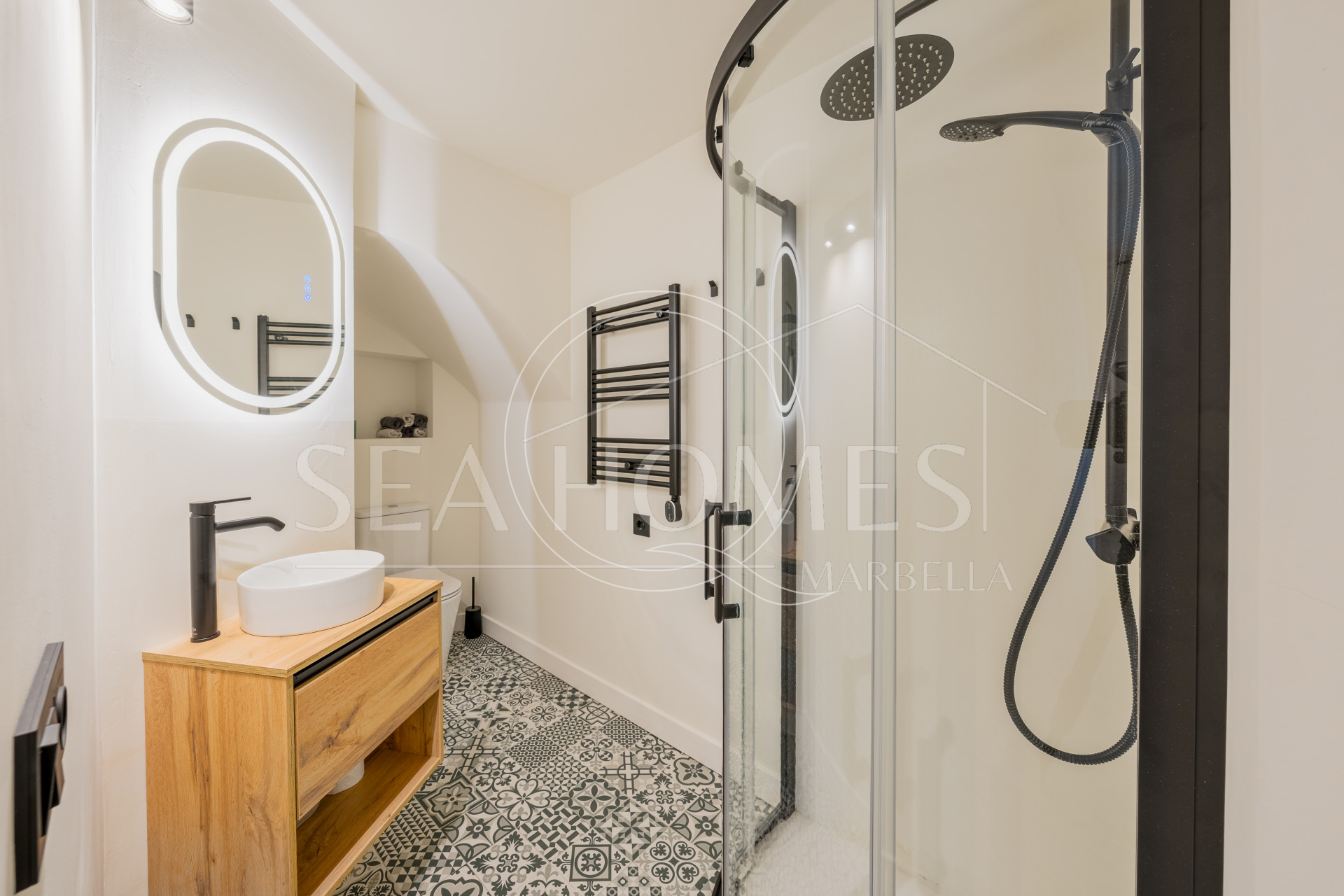 Charming Two-Bedroom Ground Floor Apartment in Estepona Old Town