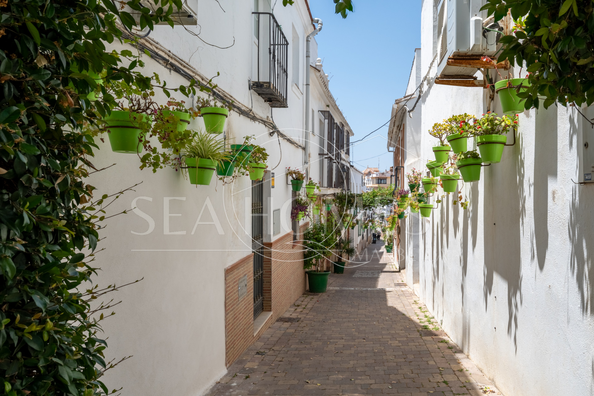 Charming Two-Bedroom Ground Floor Apartment in Estepona Old Town