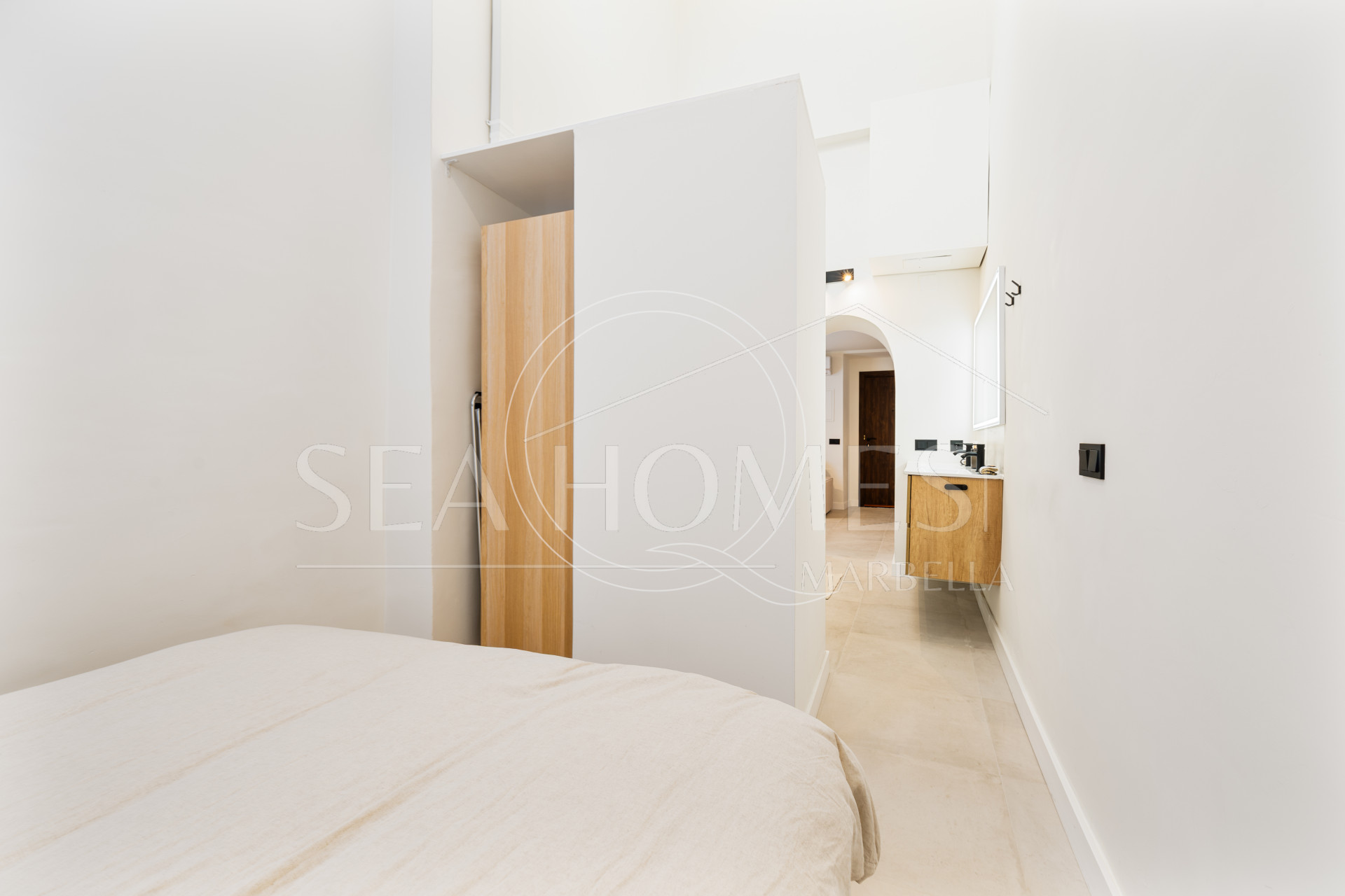 Charming Two-Bedroom Ground Floor Apartment in Estepona Old Town