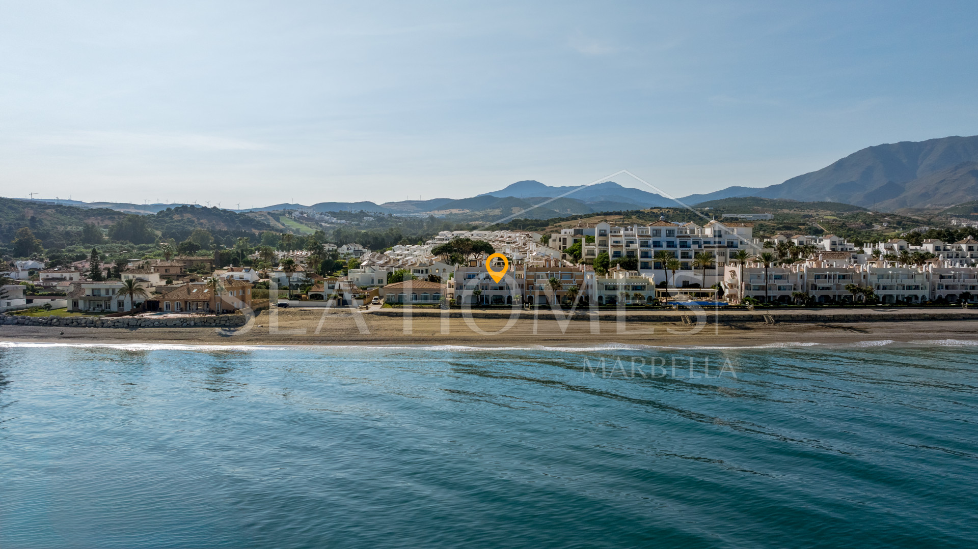 Fully Renovated 3‑Bedroom Apartment on Estepona’s Frontline Beach