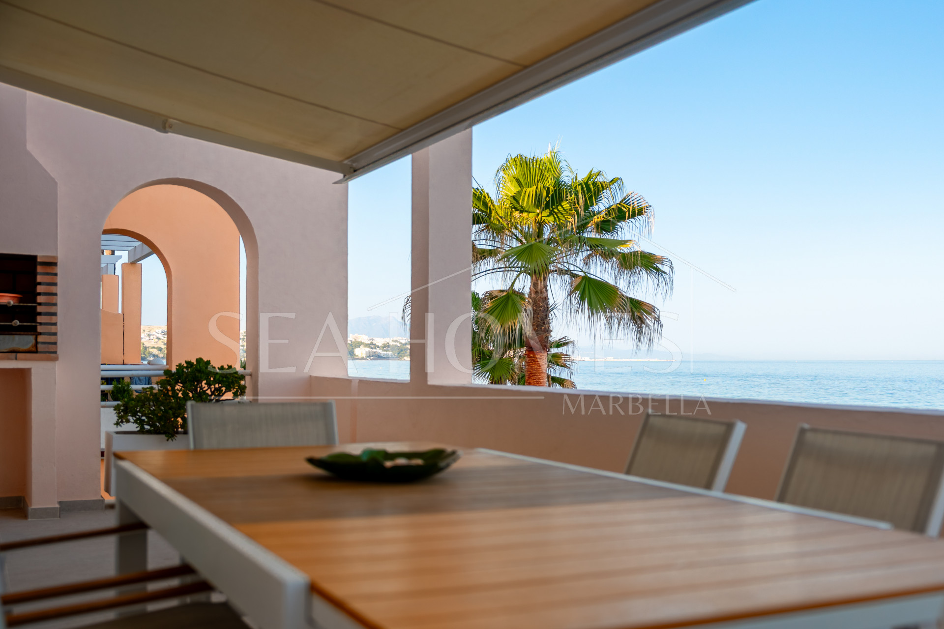 Fully Renovated 3‑Bedroom Apartment on Estepona’s Frontline Beach