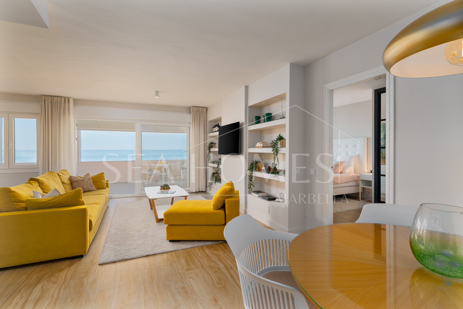 Fully Renovated 3‑Bedroom Apartment on Estepona’s Frontline Beach