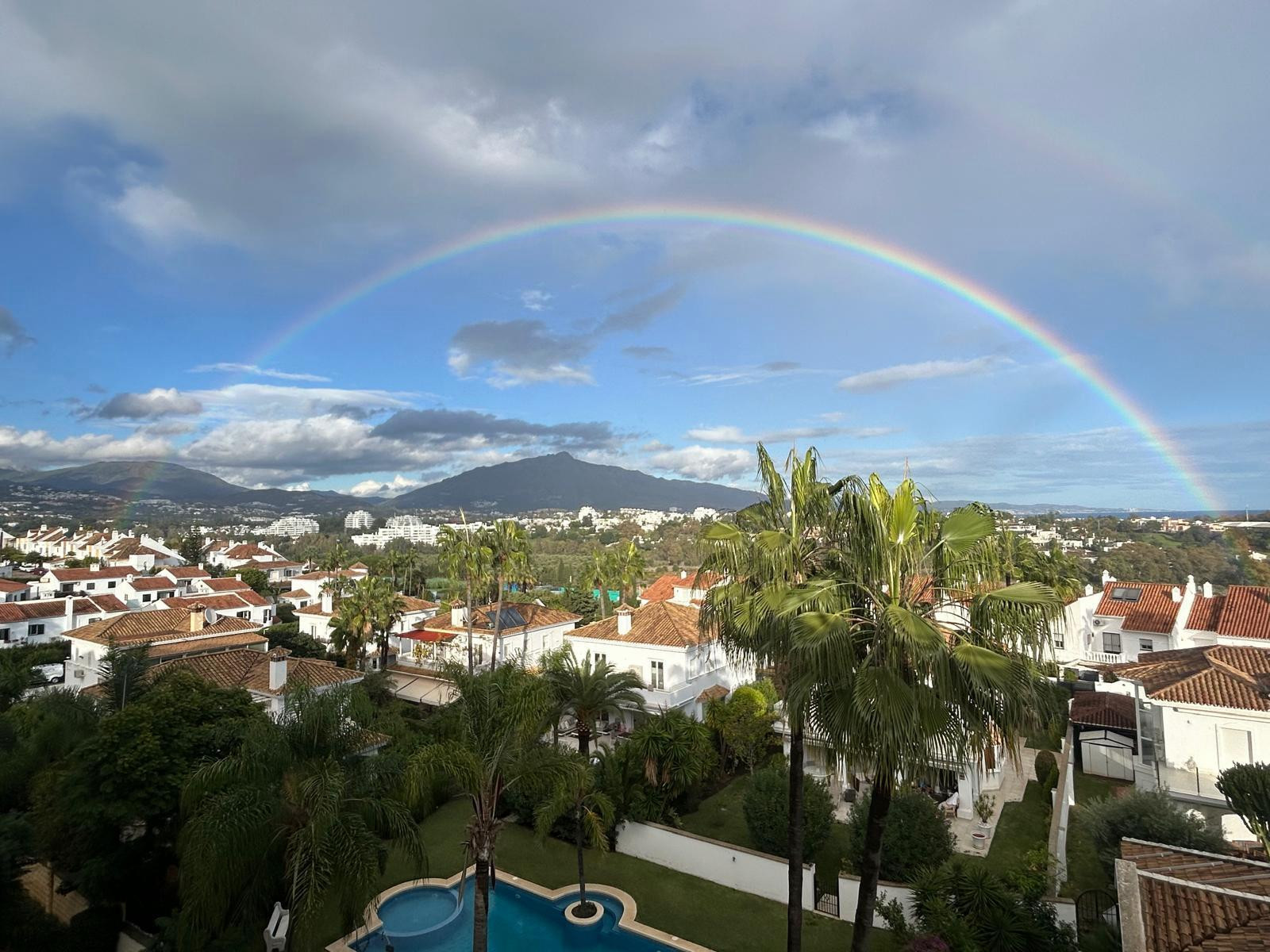 Spectacular Penthouse with Panoramic Sea and Mountain Views in Atalaya — photo 11