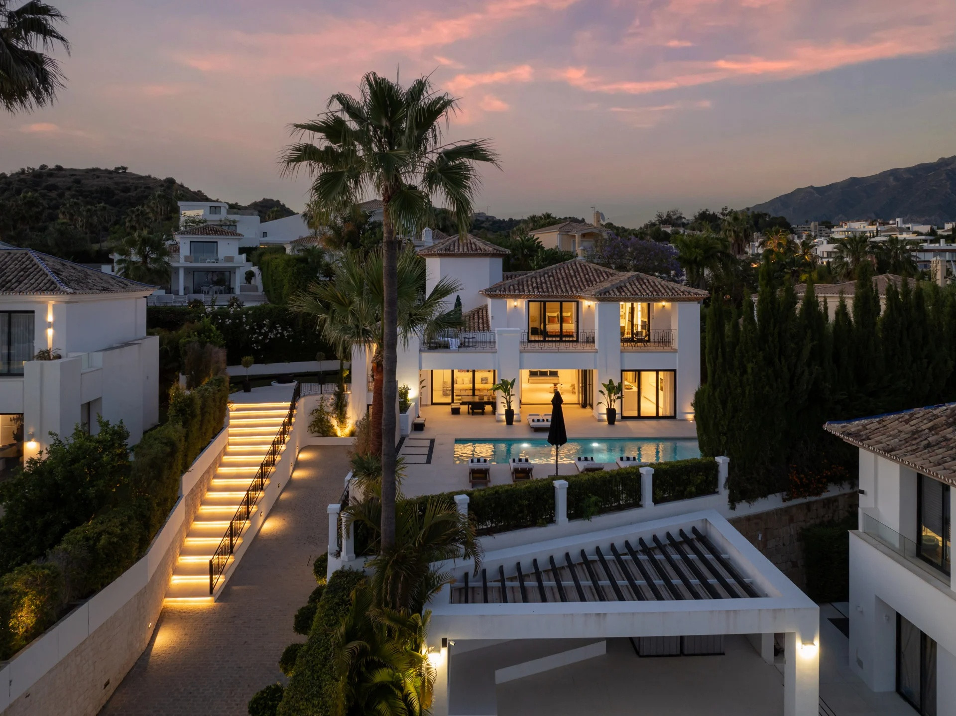 Image 24: detached villa For sale, Nueva Andalucía, €4,950,000 [HFM-C40075]