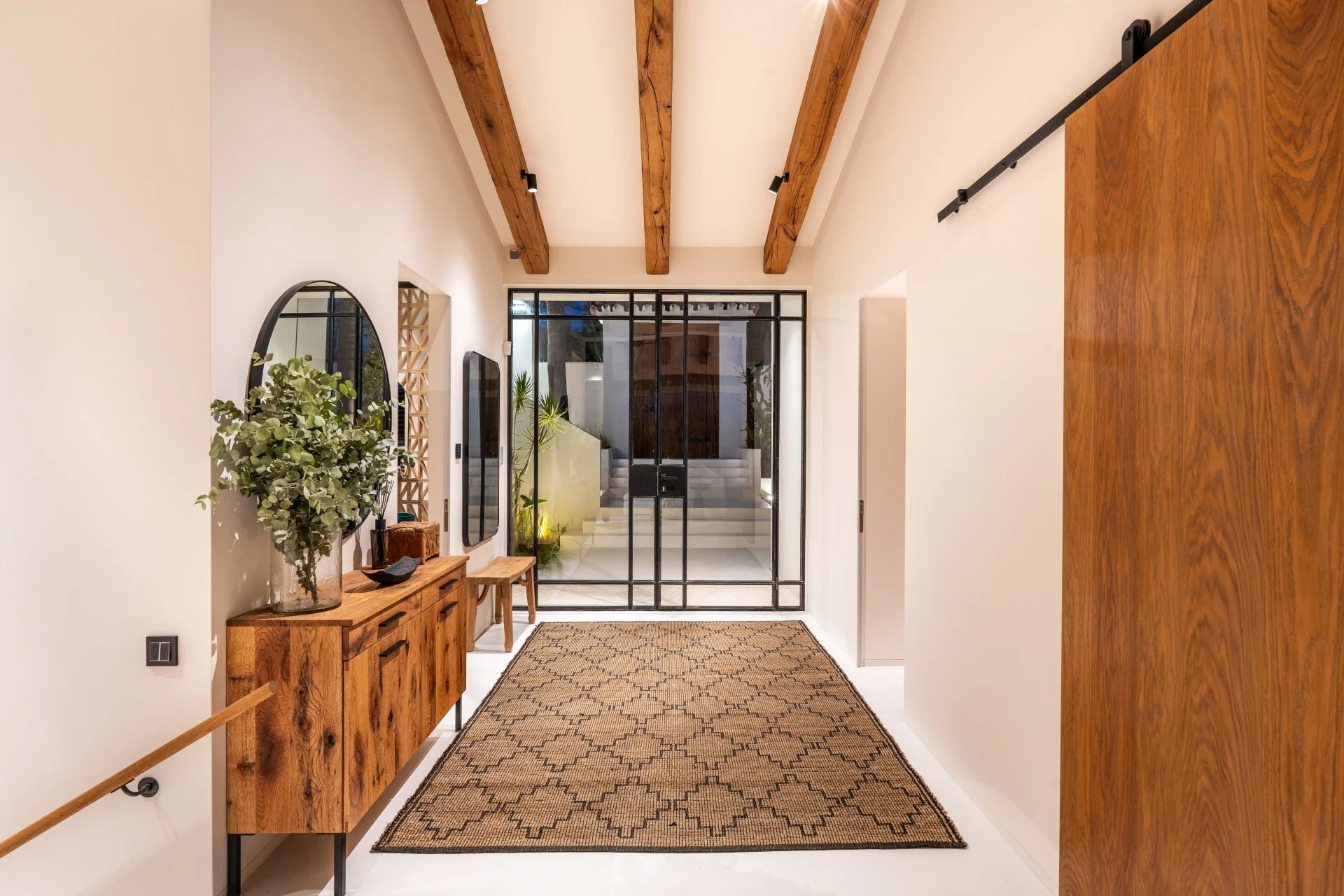 Image 33: detached villa For sale, Nueva Andalucía, €5,895,000 [HFM-C40076]