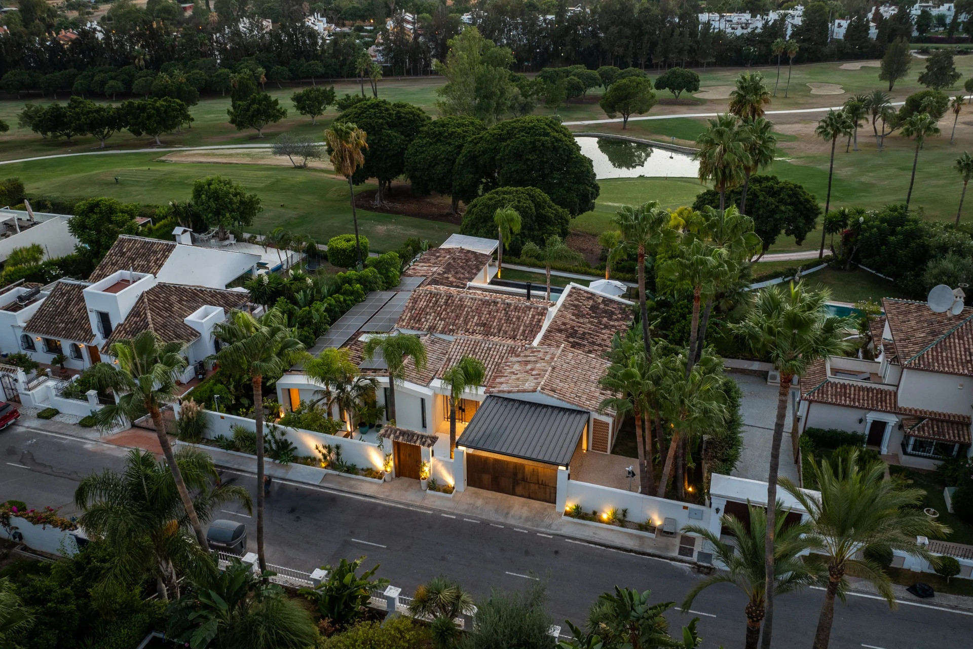 Image 33: detached villa For sale, Nueva Andalucía, €5,895,000 [HFM-C40076]