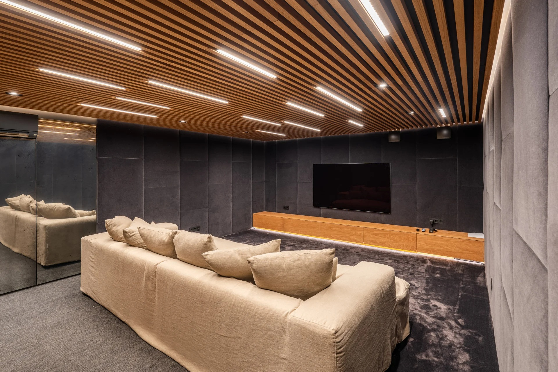 Image 33: detached villa For sale, Nueva Andalucía, €5,895,000 [HFM-C40076]