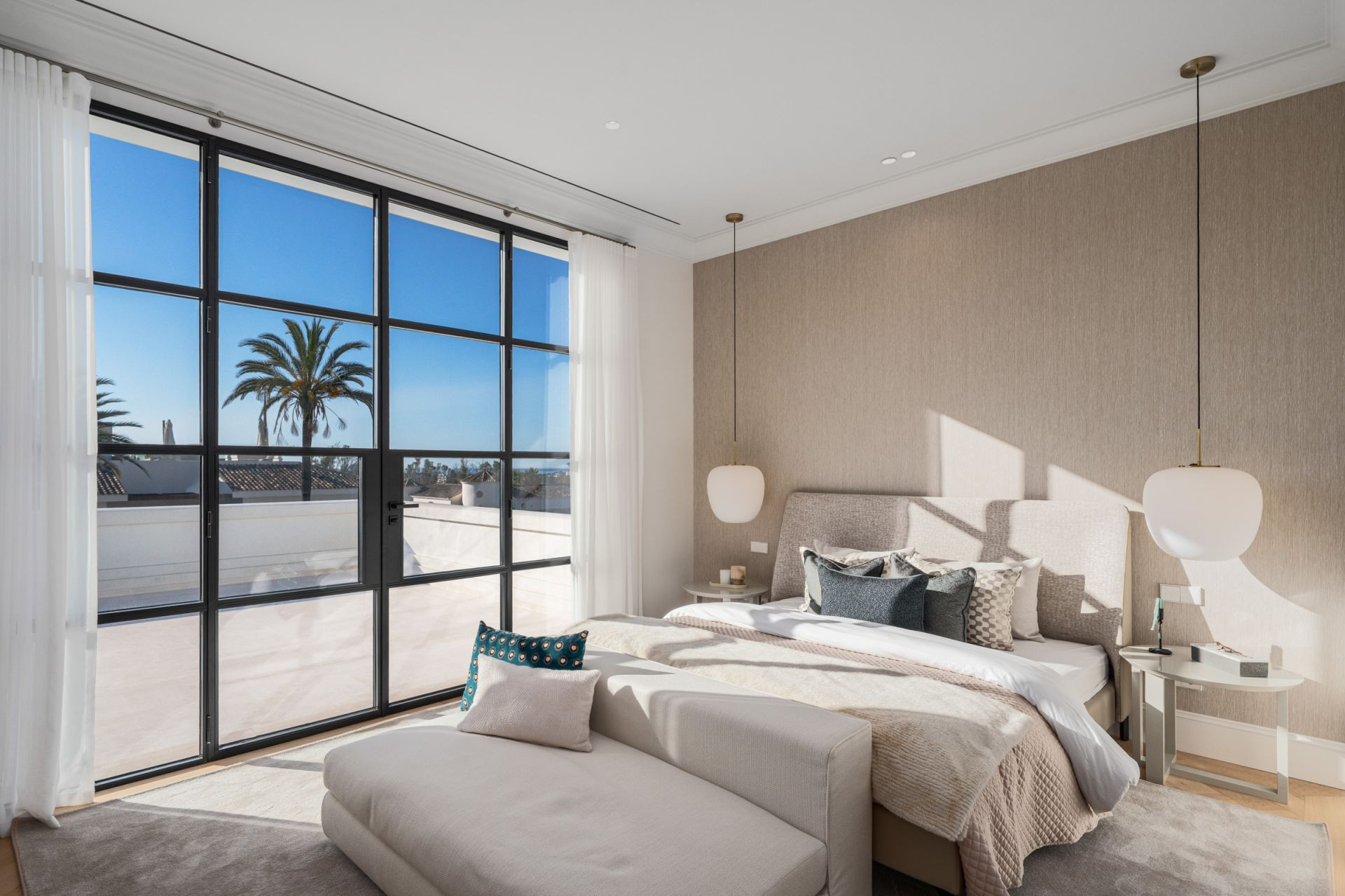 Image 44: detached villa For sale, Nueva Andalucía, €4,595,000 [HFM-C40081]