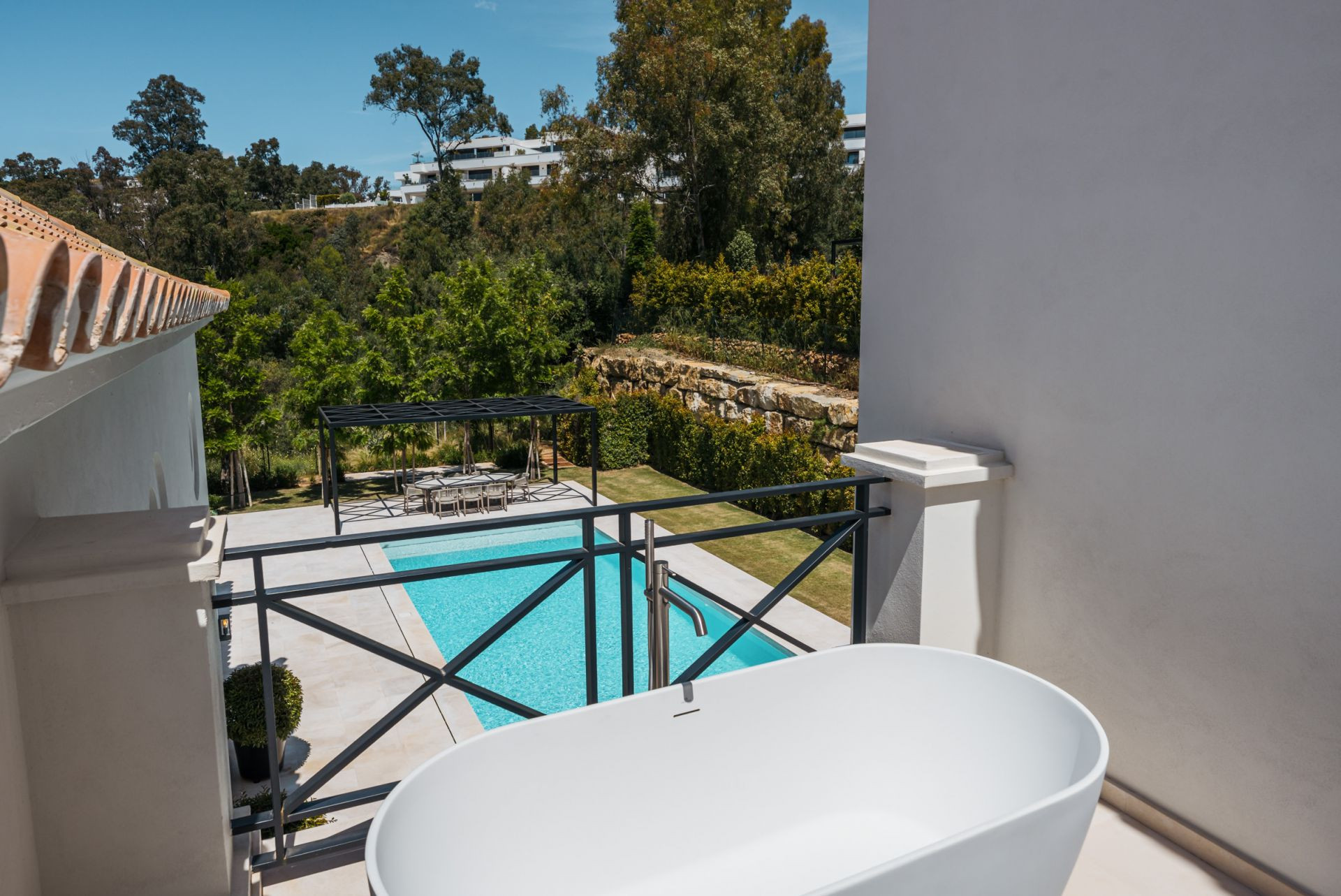 Image 44: detached villa For sale, Nueva Andalucía, €4,595,000 [HFM-C40081]