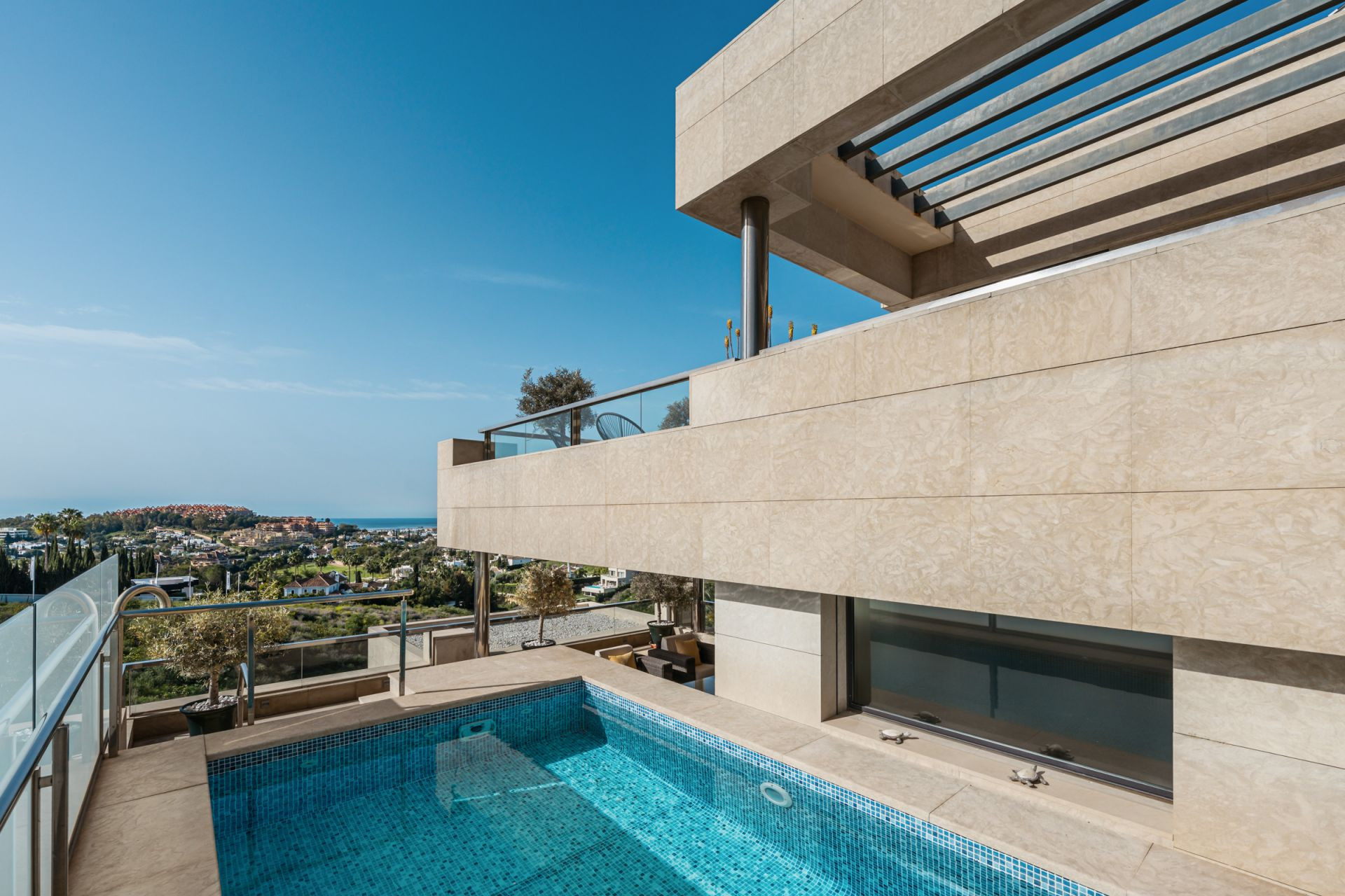 Image 35: Ático dúplex For sale, Nueva Andalucía, €2,295,000 [HFM-C40091]