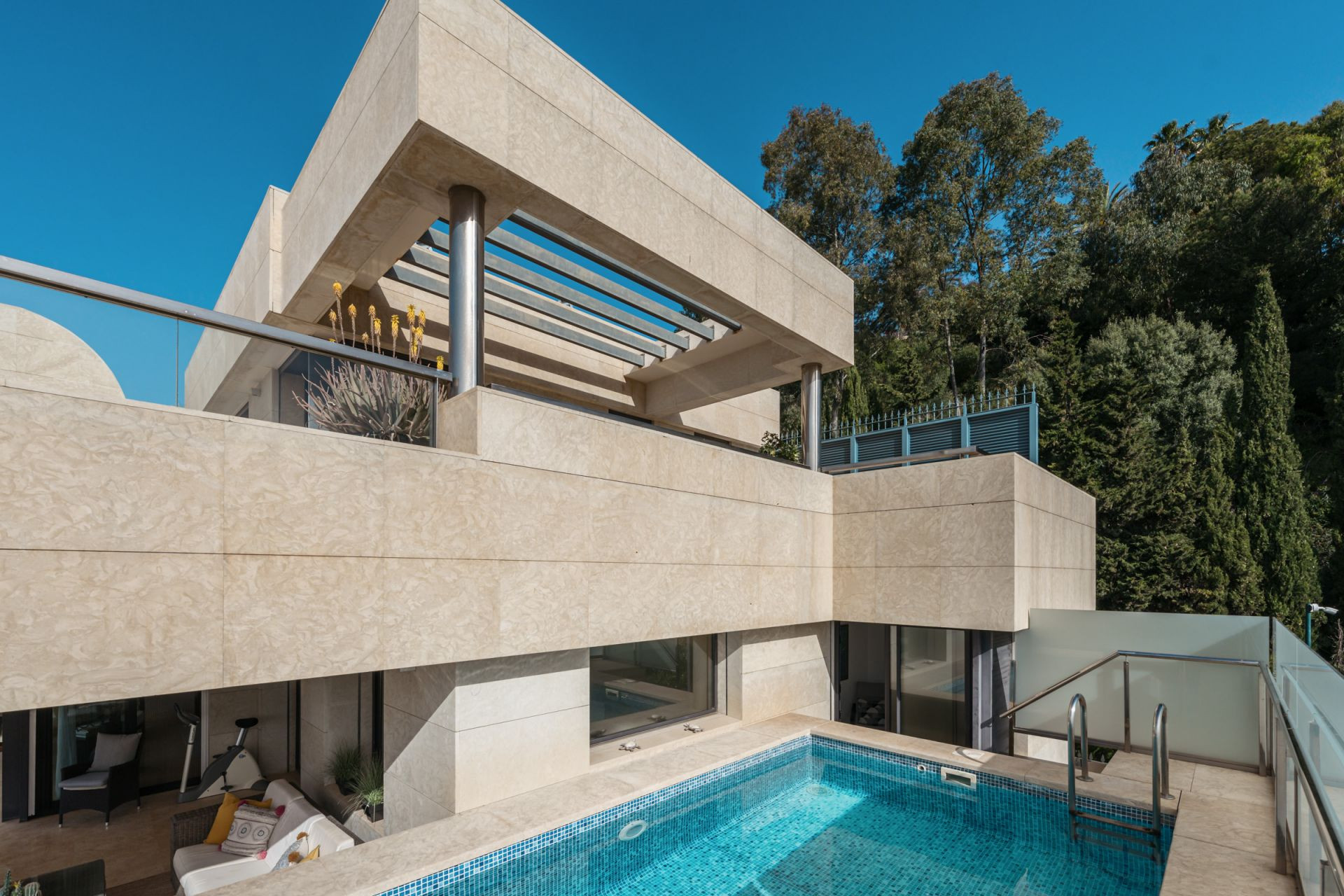 Image 35: Ático dúplex For sale, Nueva Andalucía, €2,295,000 [HFM-C40091]
