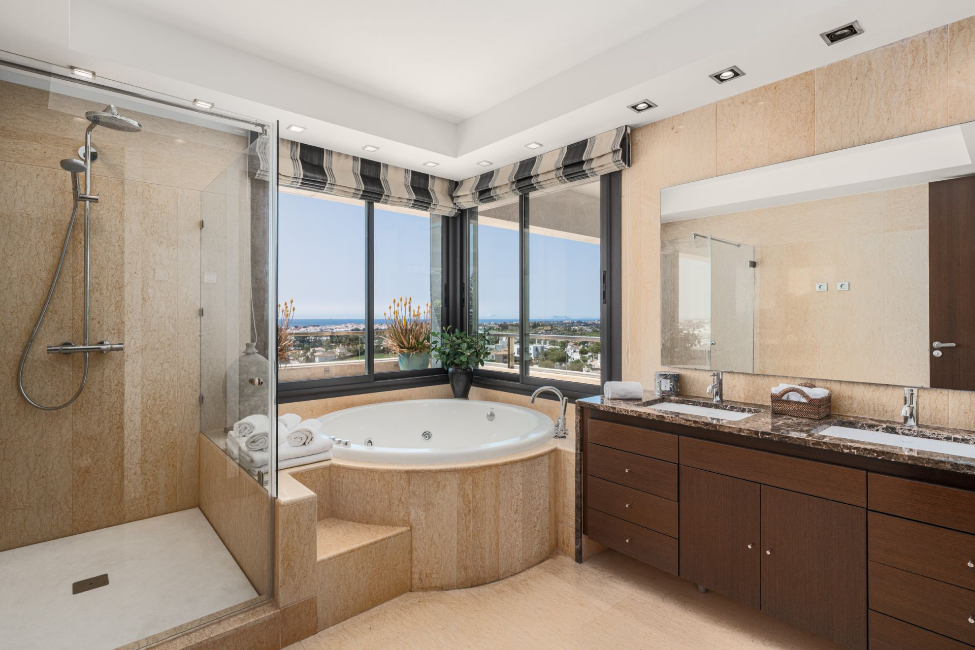 Image 35: Ático dúplex For sale, Nueva Andalucía, €2,295,000 [HFM-C40091]