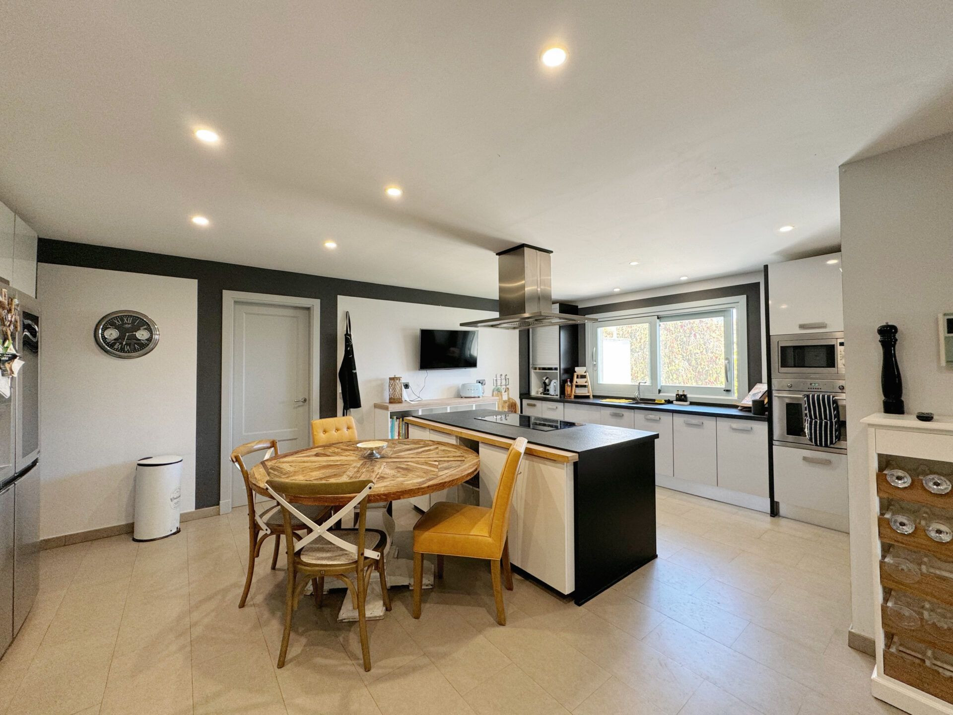 Image 39: detached villa For sale, sotogrande, €2,450,000 [HFM-D20002]