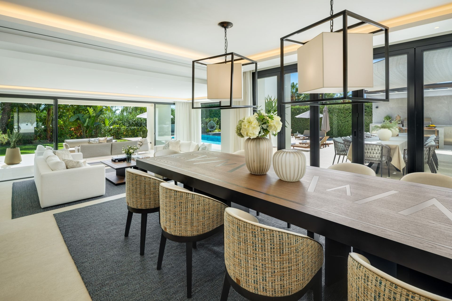 Image 42: detached villa For sale, Nueva Andalucía, €5,850,000 [HFM-C40064]