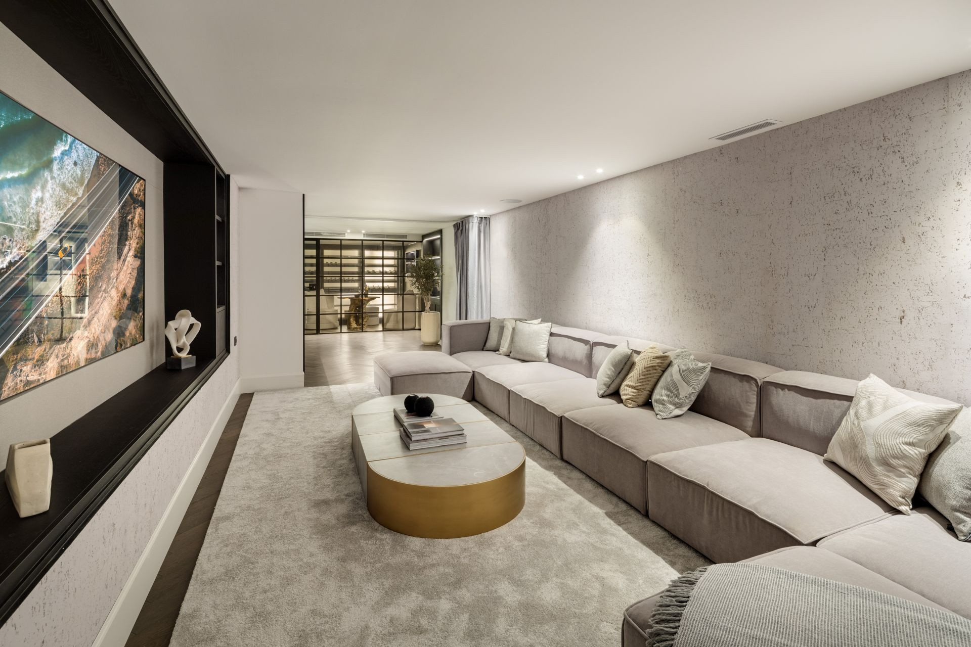 Image 42: detached villa For sale, Nueva Andalucía, €5,850,000 [HFM-C40064]