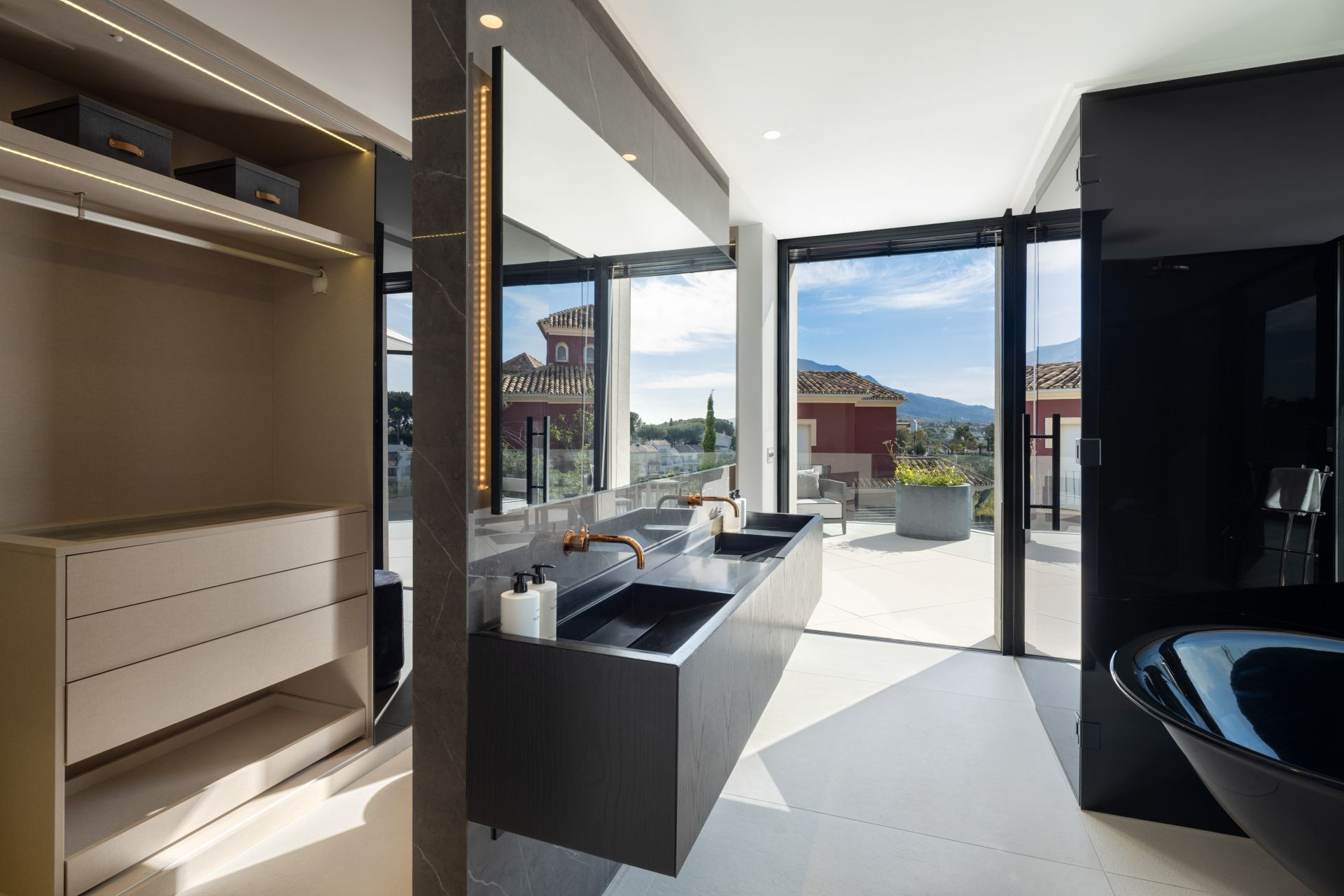 Image 46: detached villa For sale, Benahavís, €5,895,000 [HFM-C40058]