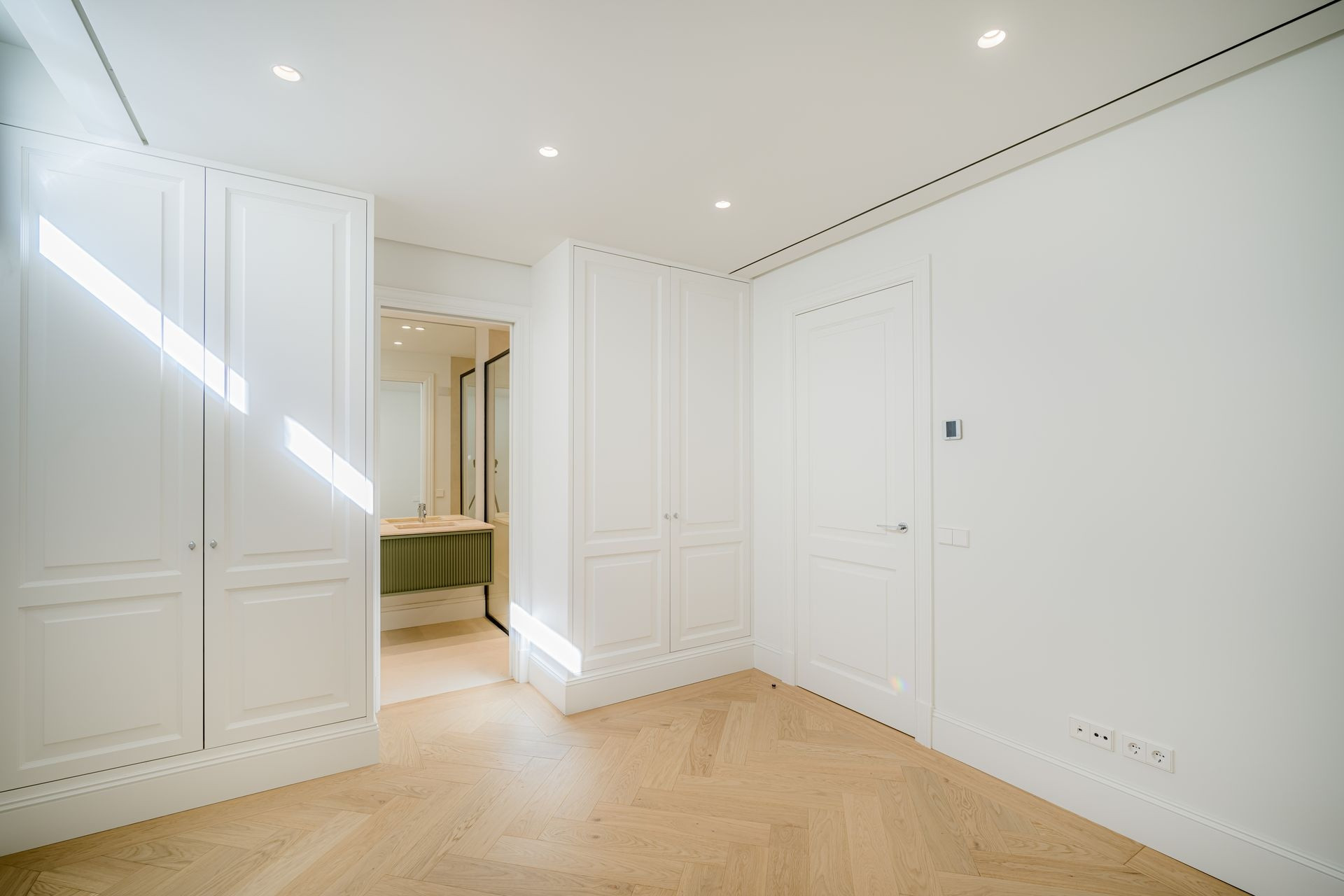 Image 29: detached villa For sale, Nueva Andalucía, €4,500,000 [HFM-CL10025]