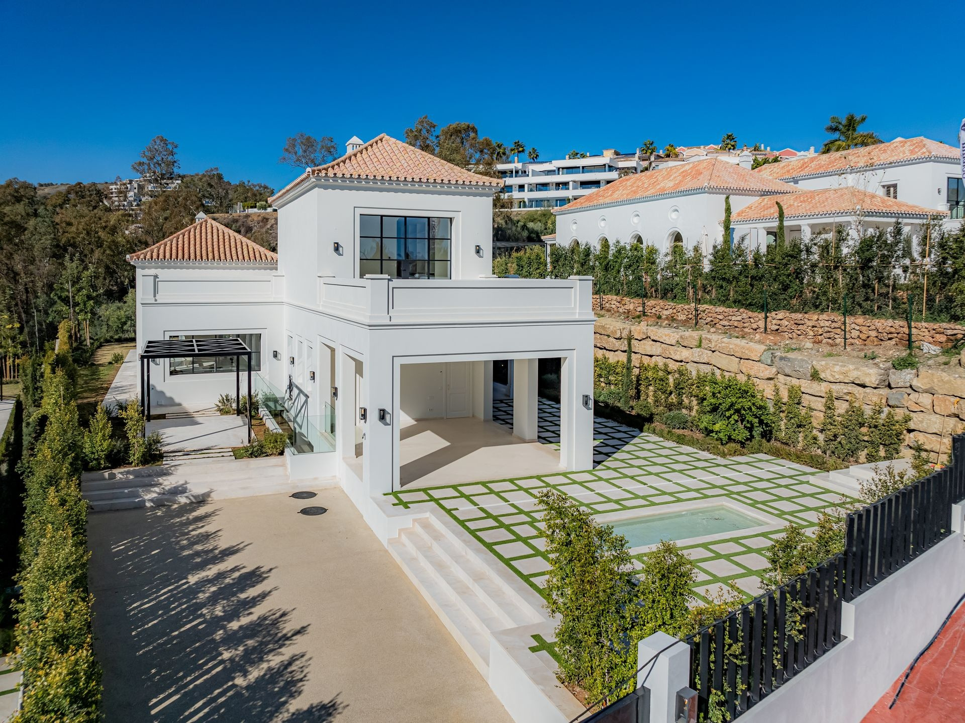 Image 29: detached villa For sale, Nueva Andalucía, €4,500,000 [HFM-CL10025]