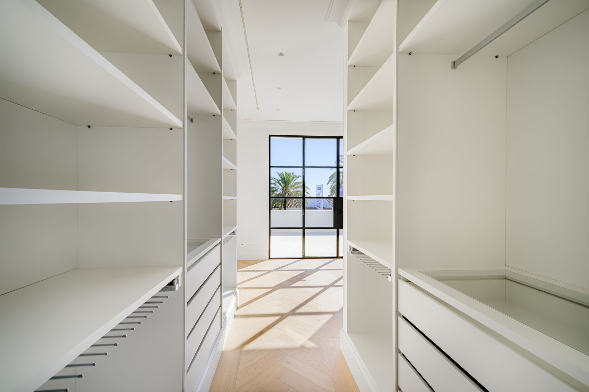 Image 29: detached villa For sale, Nueva Andalucía, €4,500,000 [HFM-CL10025]