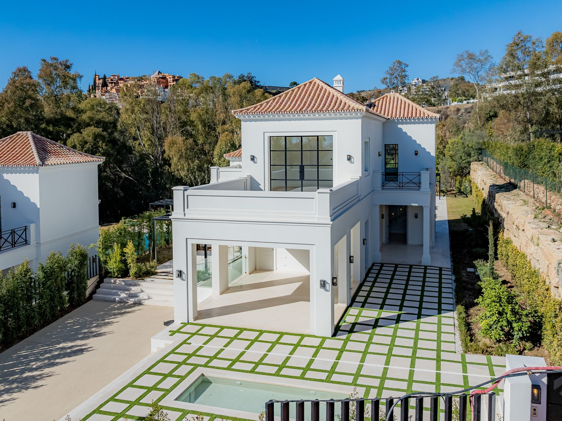 Image 29: detached villa For sale, Nueva Andalucía, €4,500,000 [HFM-CL10025]