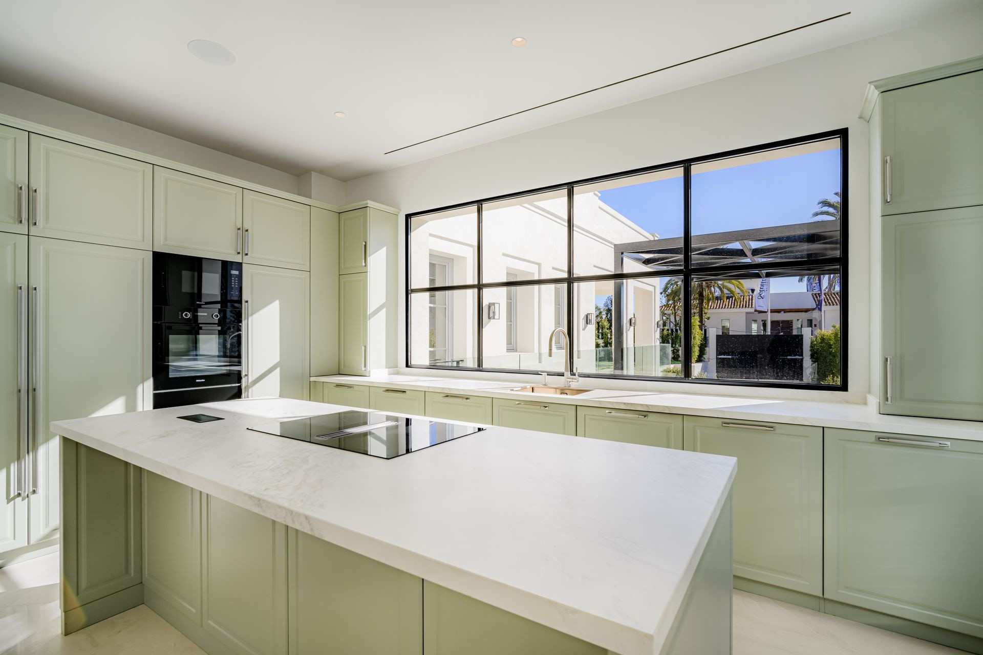 Image 29: detached villa For sale, Nueva Andalucía, €4,500,000 [HFM-CL10025]