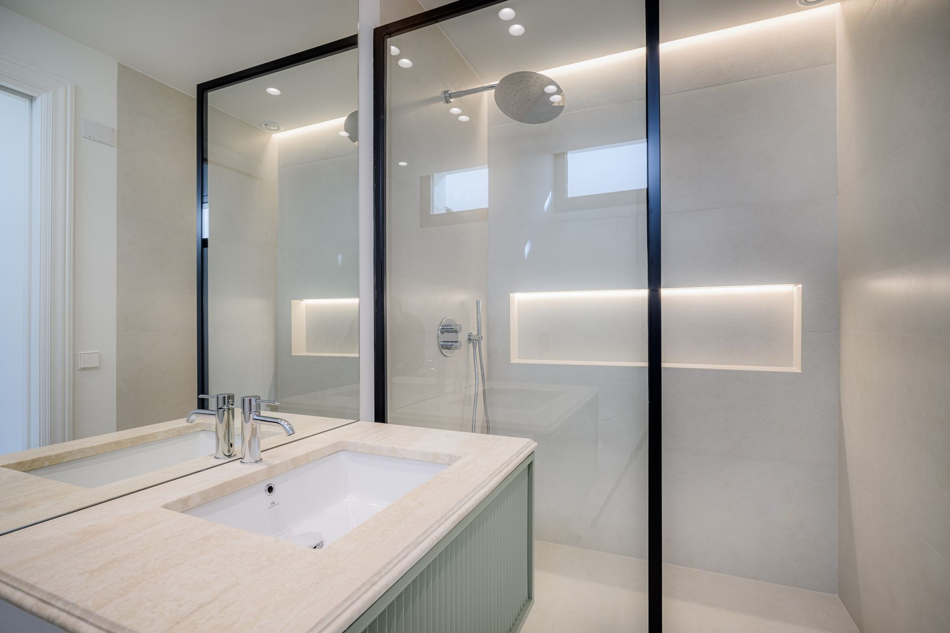 Image 29: detached villa For sale, Nueva Andalucía, €4,500,000 [HFM-CL10025]