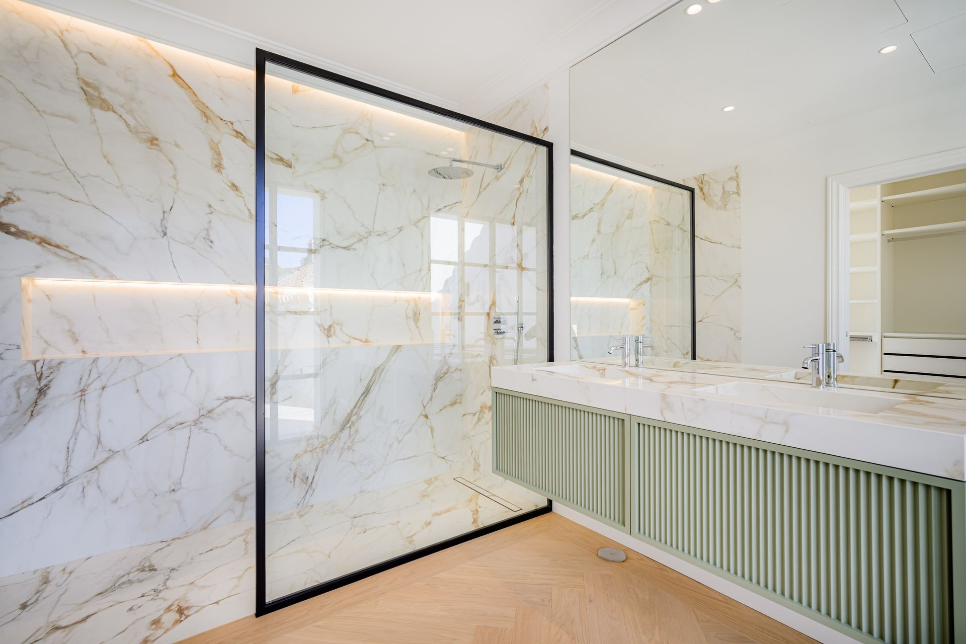 Image 29: detached villa For sale, Nueva Andalucía, €4,500,000 [HFM-CL10025]