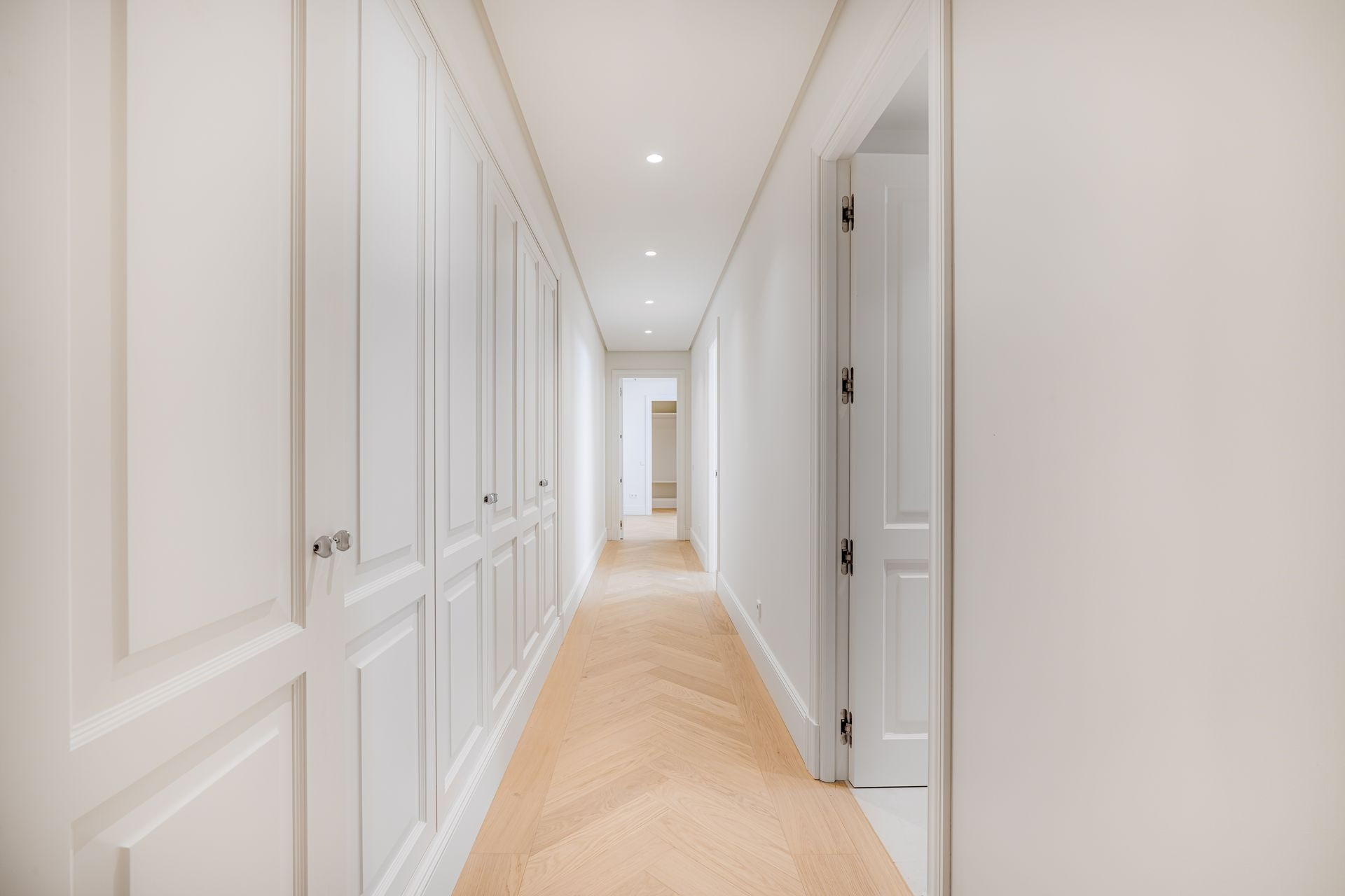 Image 29: detached villa For sale, Nueva Andalucía, €4,500,000 [HFM-CL10025]