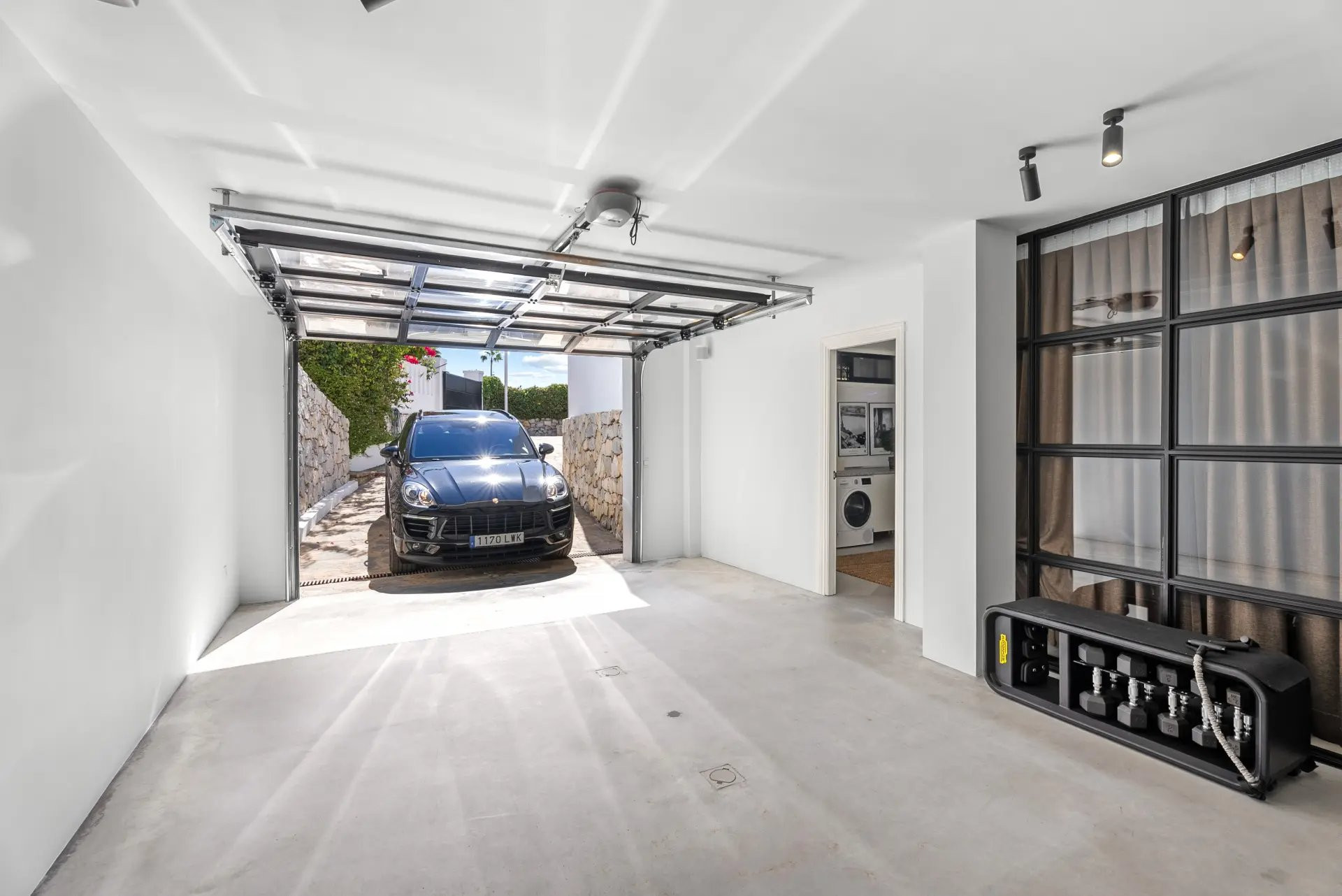 Image 28: detached villa For sale, Nueva Andalucía, €3,495,000 [HFM-C40073]