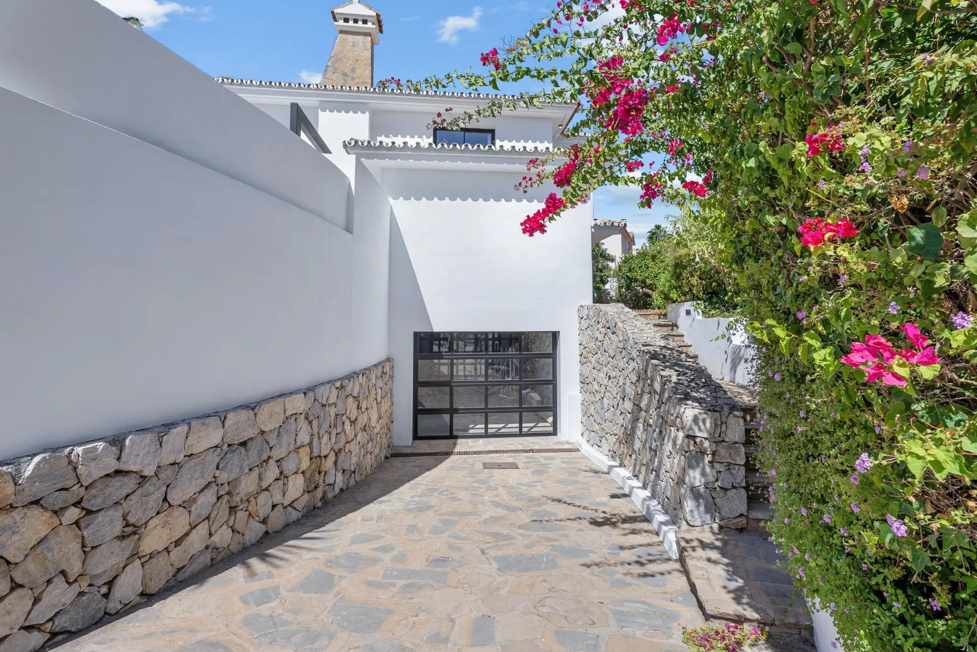 Image 28: detached villa For sale, Nueva Andalucía, €3,495,000 [HFM-C40073]
