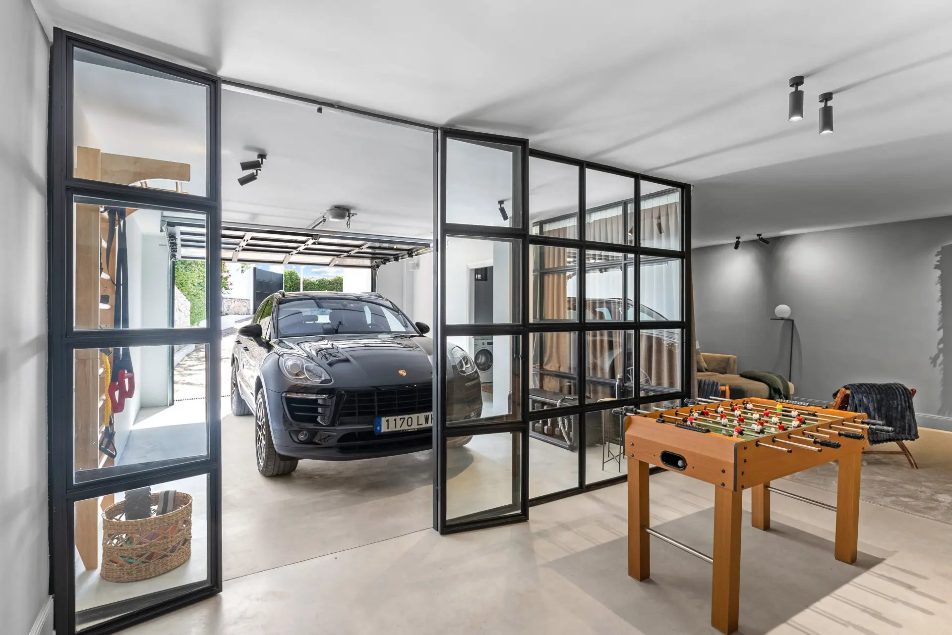 Image 28: detached villa For sale, Nueva Andalucía, €3,495,000 [HFM-C40073]