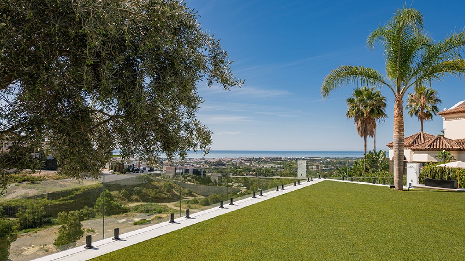 Image 32: detached villa For sale, Benahavís, €4,900,000 [HFM-C40119]