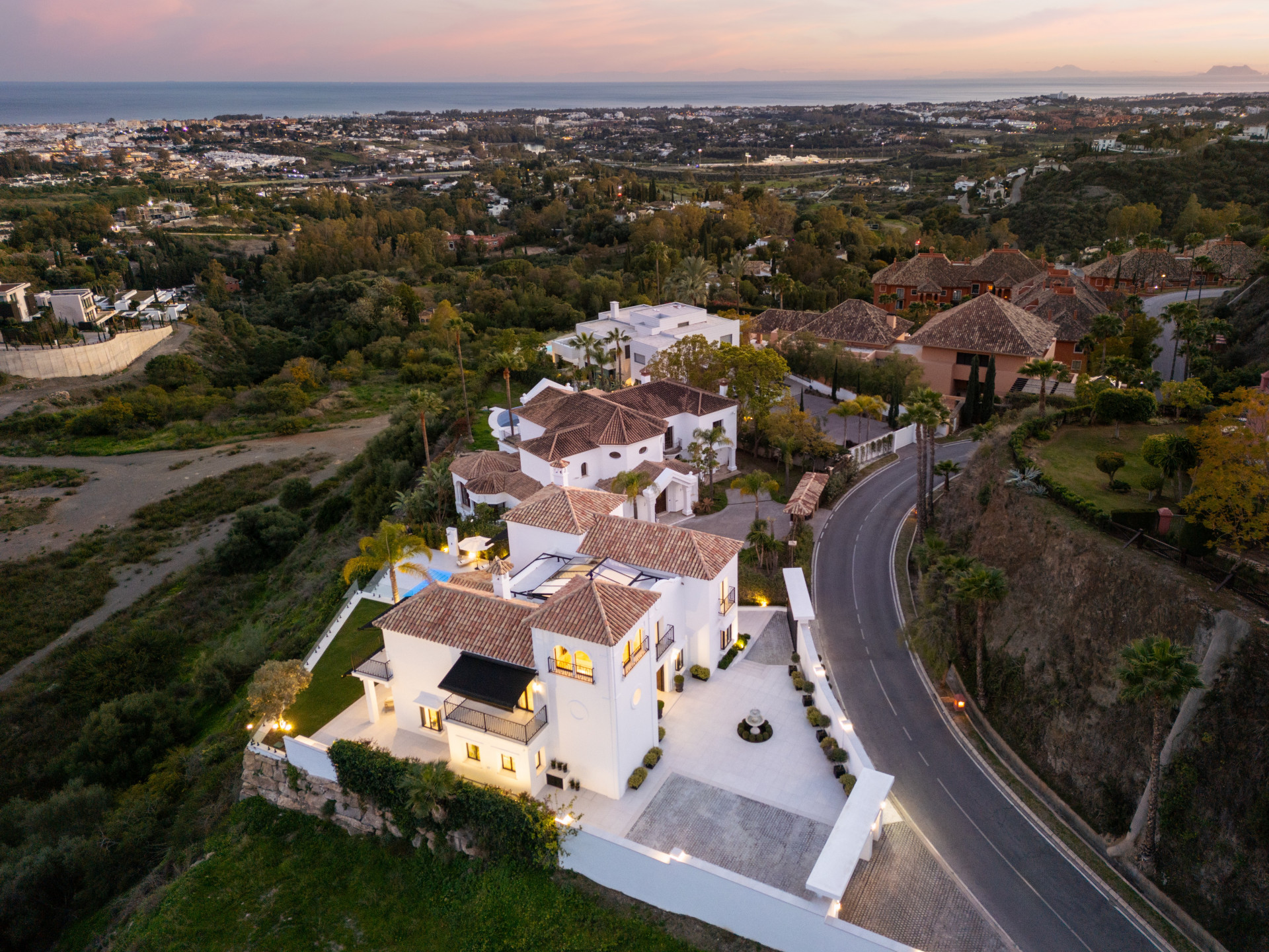 Image 32: detached villa For sale, Benahavís, €4,900,000 [HFM-C40119]