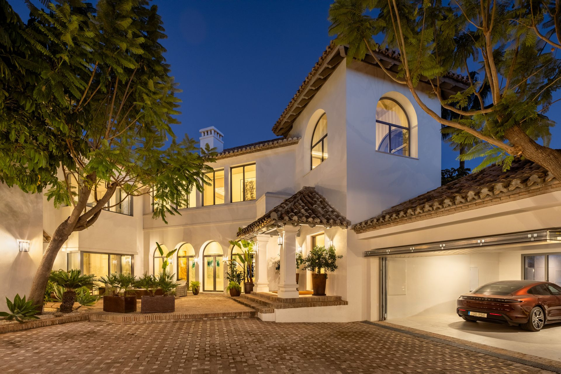 Image 44: detached villa For sale, Benahavís, €10,800,000 [HFM-C40120]