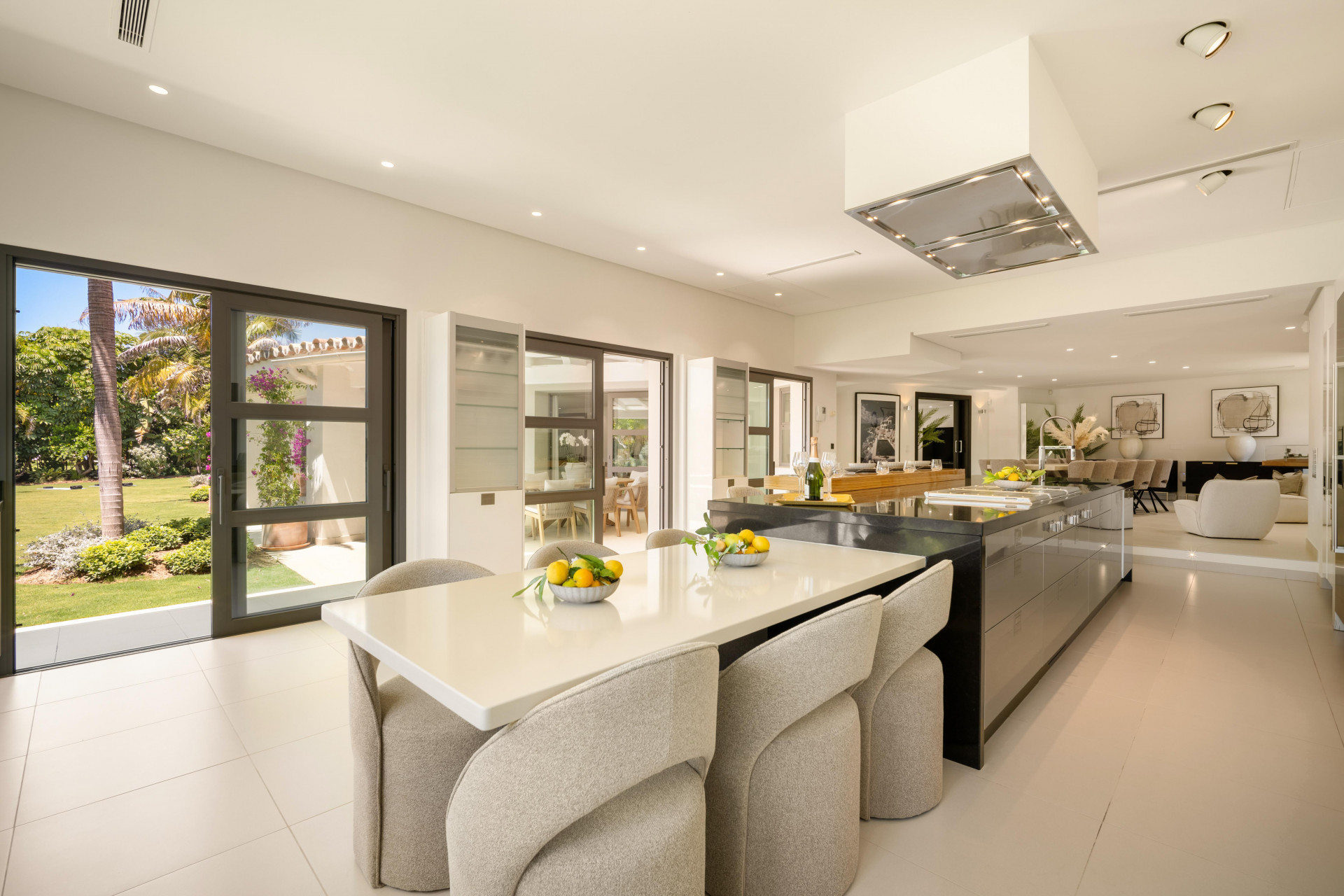 Image 52: detached villa For sale, Nueva Andalucía, €6,995,000 [HFM-C40131]