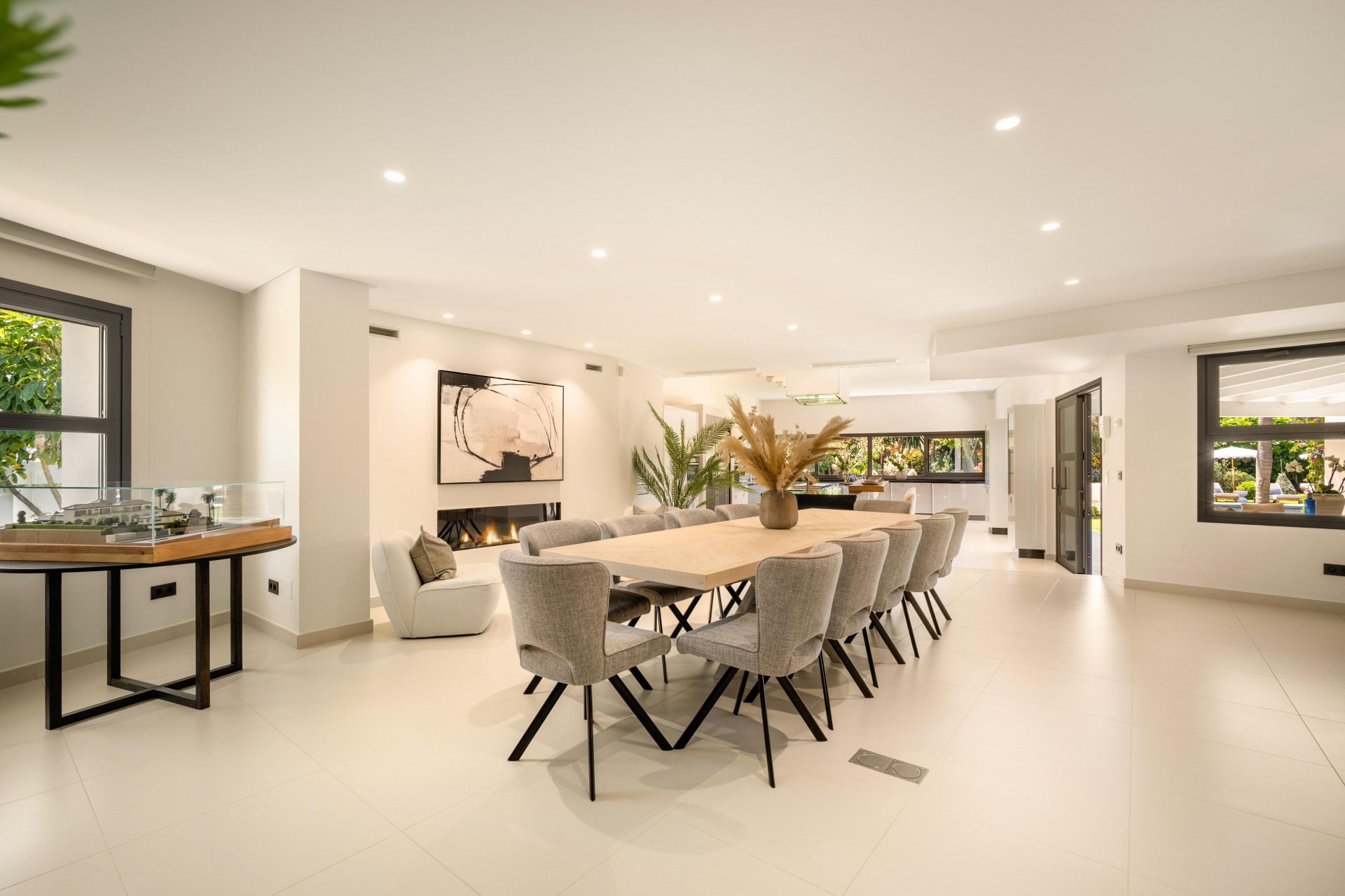 Image 52: detached villa For sale, Nueva Andalucía, €6,995,000 [HFM-C40131]