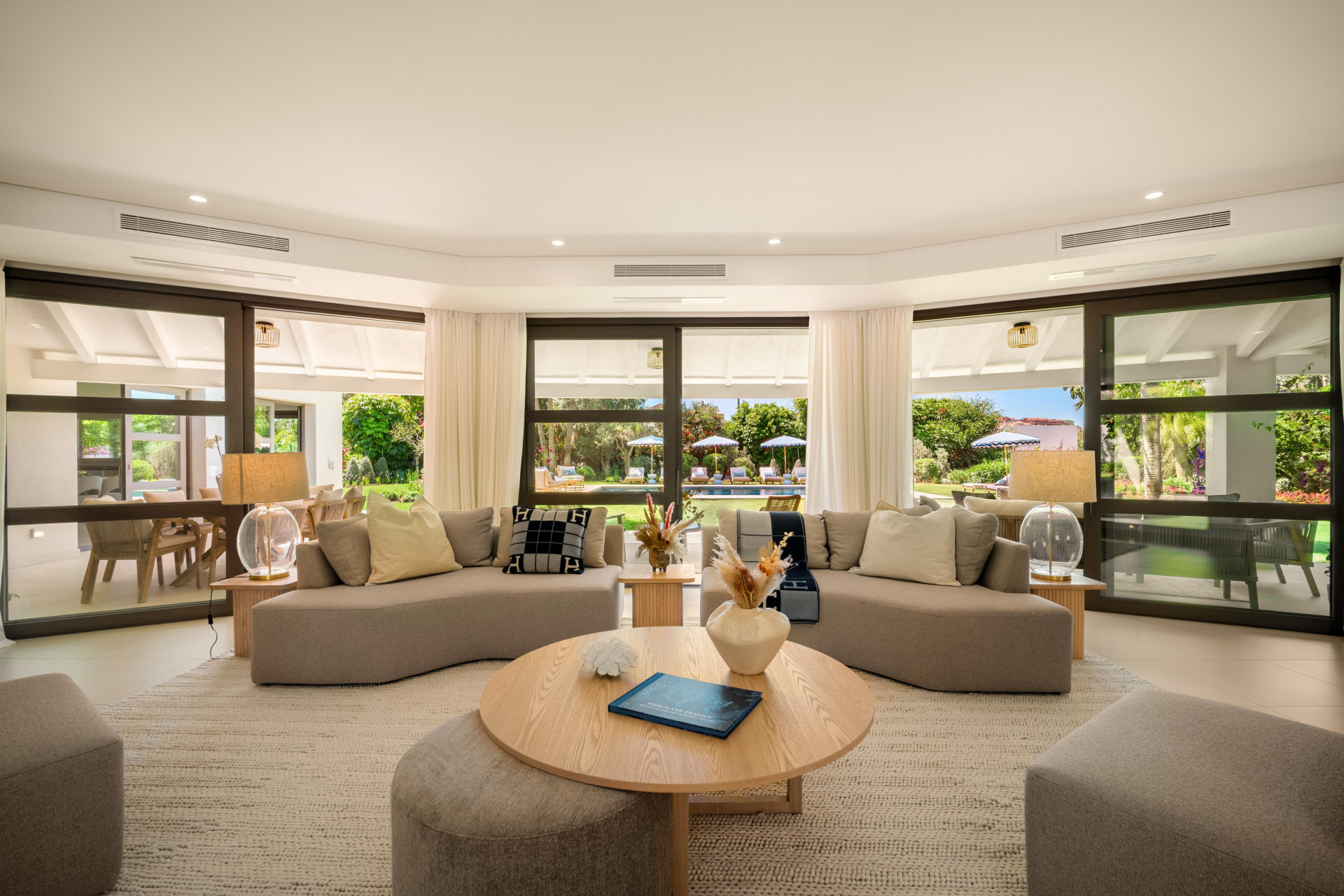 Image 52: detached villa For sale, Nueva Andalucía, €6,995,000 [HFM-C40131]