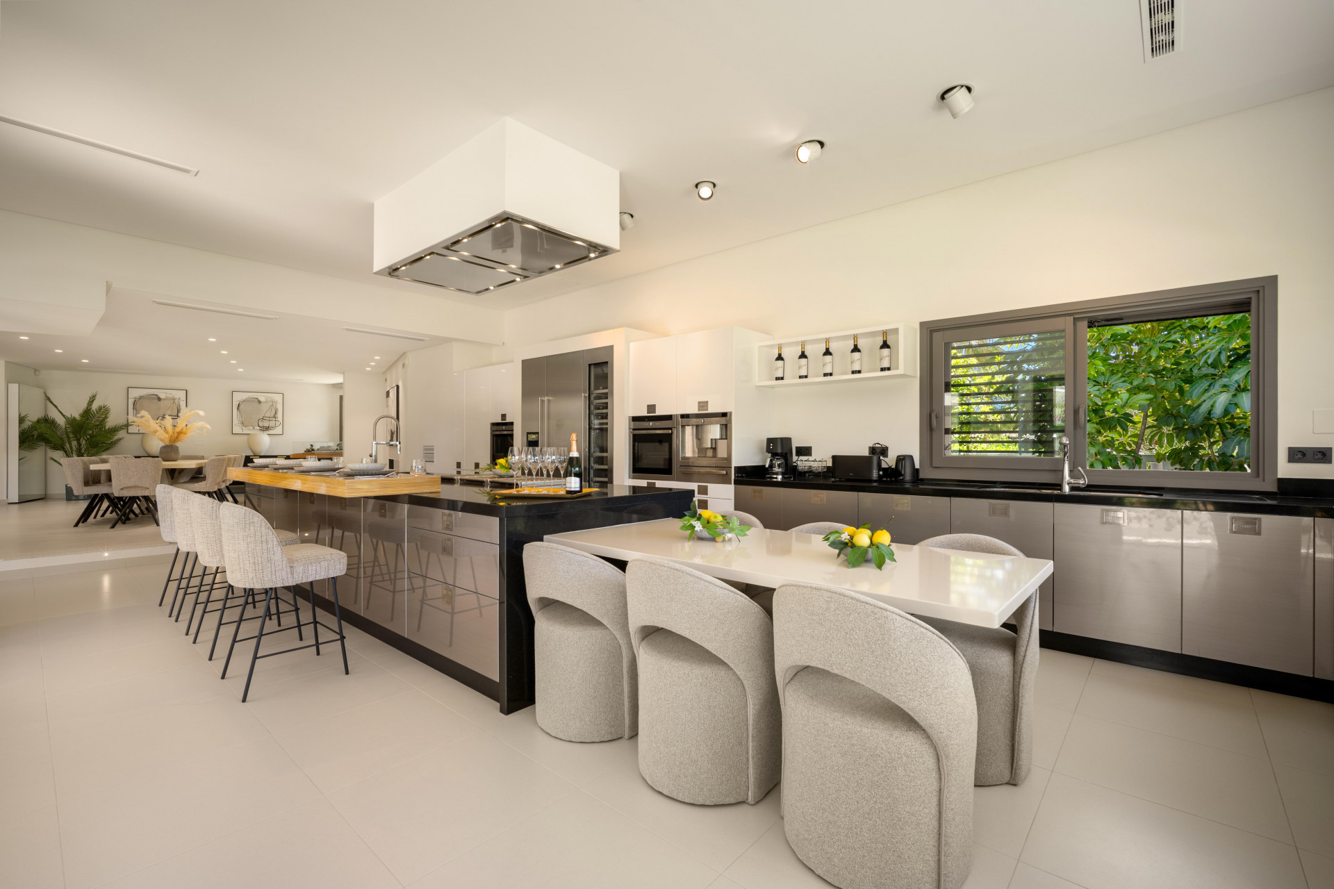 Image 52: detached villa For sale, Nueva Andalucía, €6,995,000 [HFM-C40131]