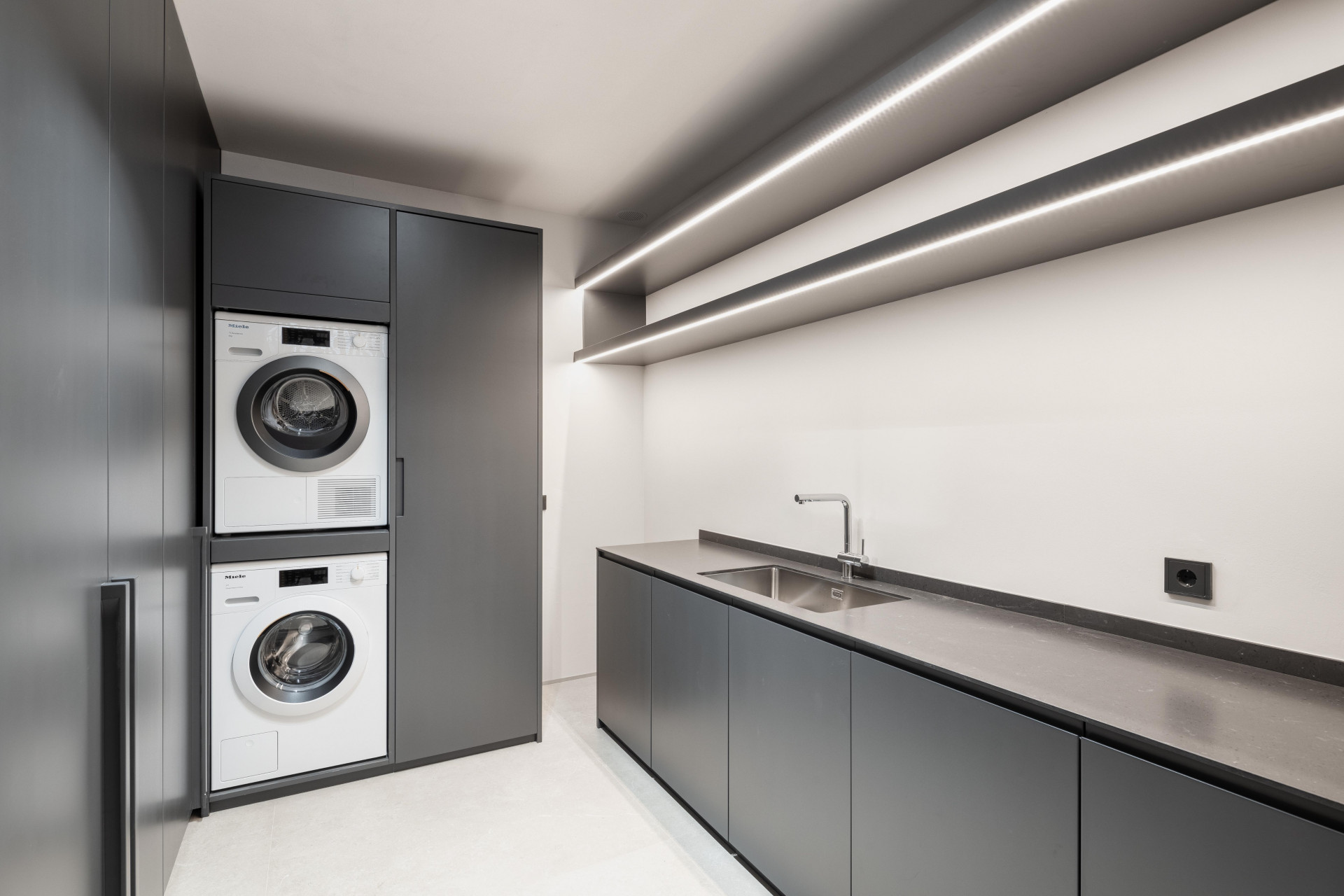 Image 24: detached villa For sale, Nueva Andalucía, €6,950,000 [HFM-C40130]