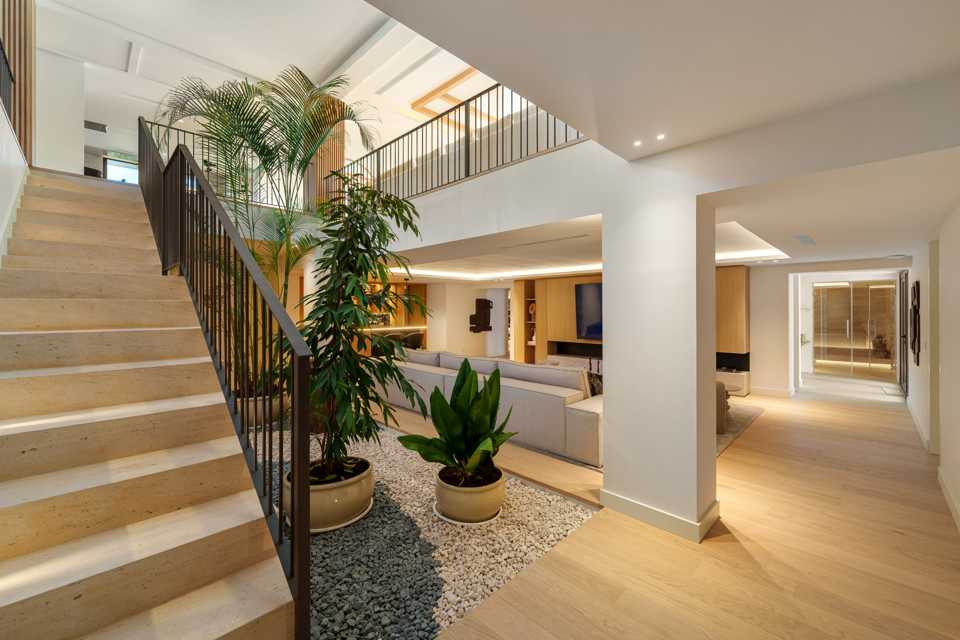 Image 53: detached villa For sale, Nueva Andalucía, €8,650,000 [HFM-C40121]