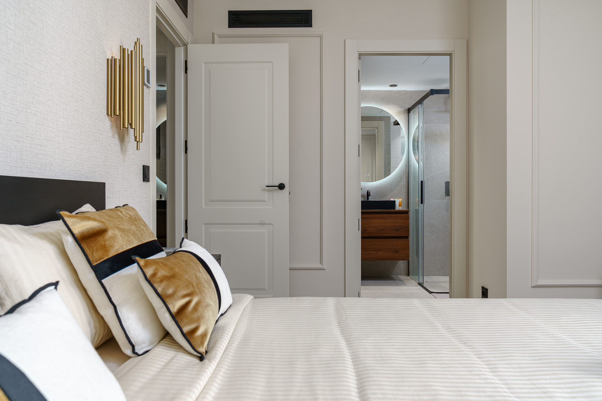 Image 31: apartment For sale, Puerto Banús, €1,650,000 [HFM-CL10165]