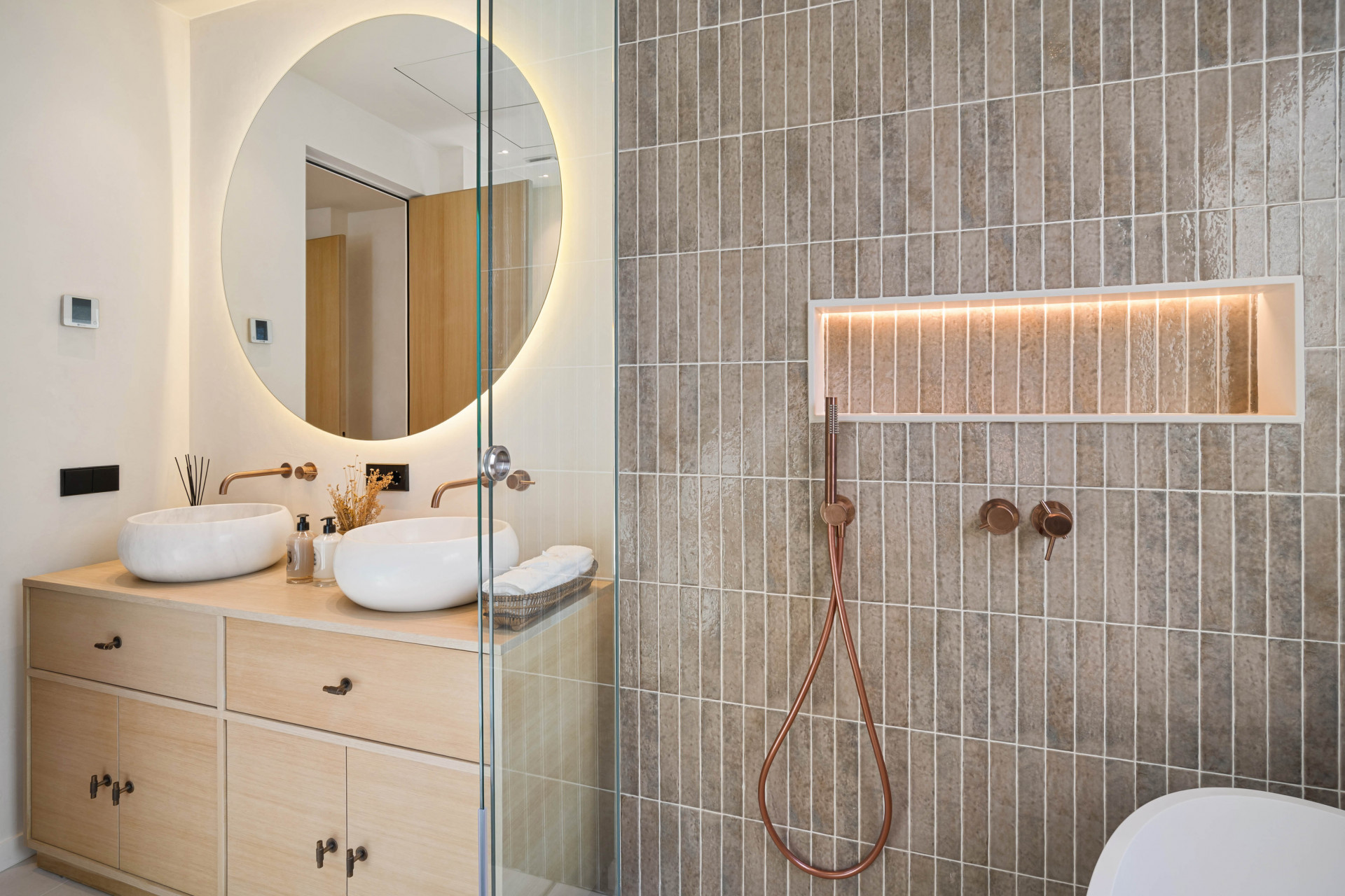 Image 56: detached villa For sale, Nueva Andalucía, €3,950,000 [HFM-C40099]