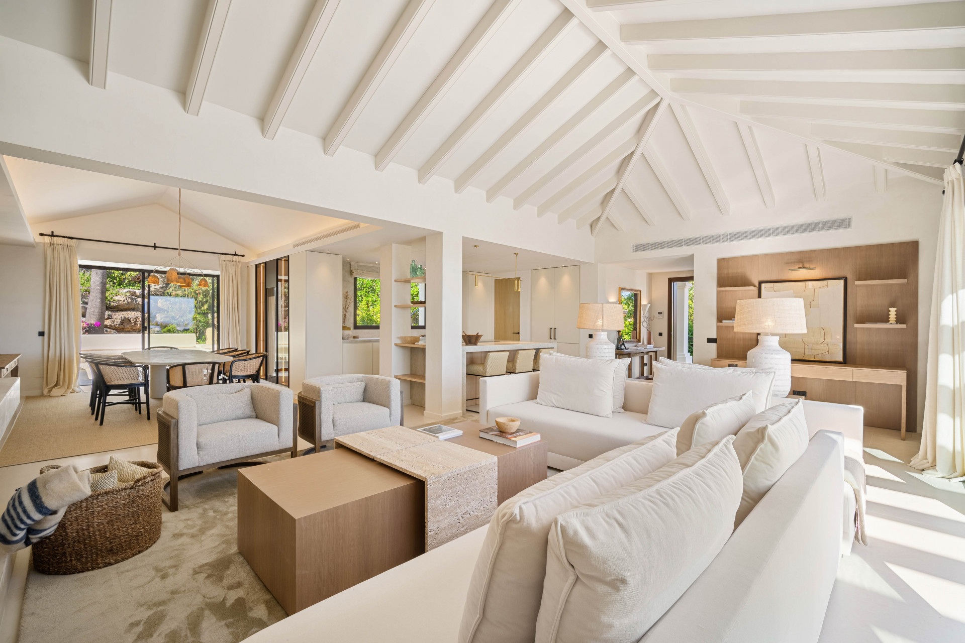 Image 56: detached villa For sale, Nueva Andalucía, €3,950,000 [HFM-C40099]