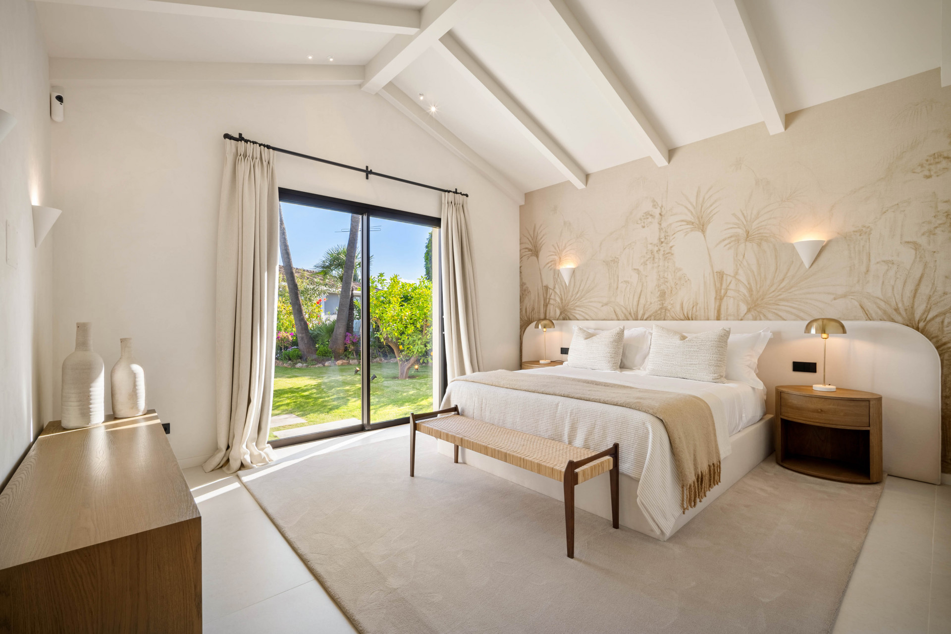 Image 56: detached villa For sale, Nueva Andalucía, €3,950,000 [HFM-C40099]