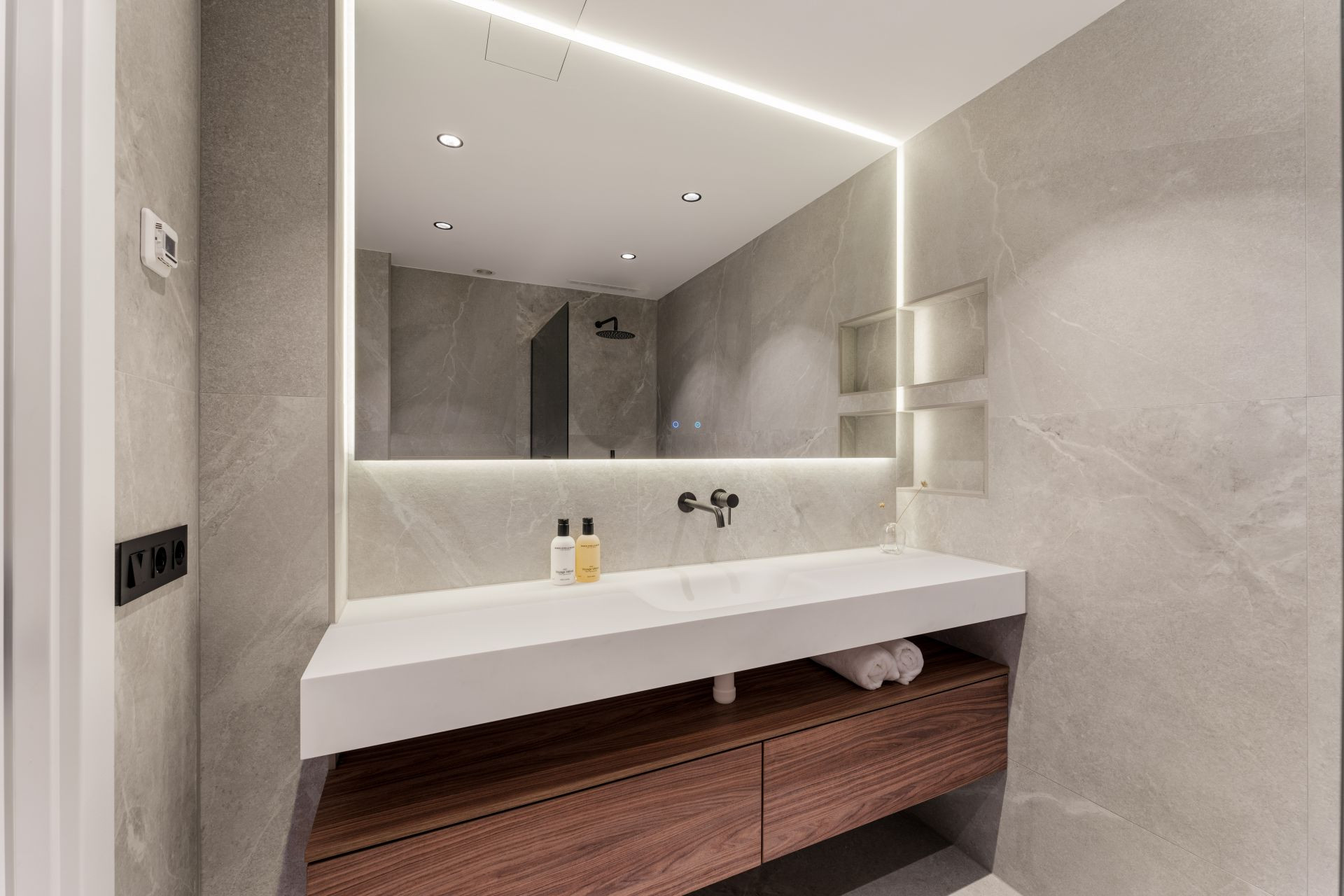 Image 34: duplex For sale, Benahavís, €1,350,000 [HFM-C40095]