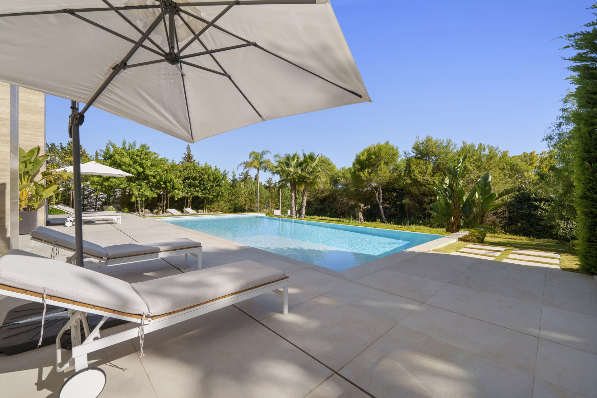 Image 57: detached villa For sale, The Golden Mile, €5,900,000 [HFM-C40103]