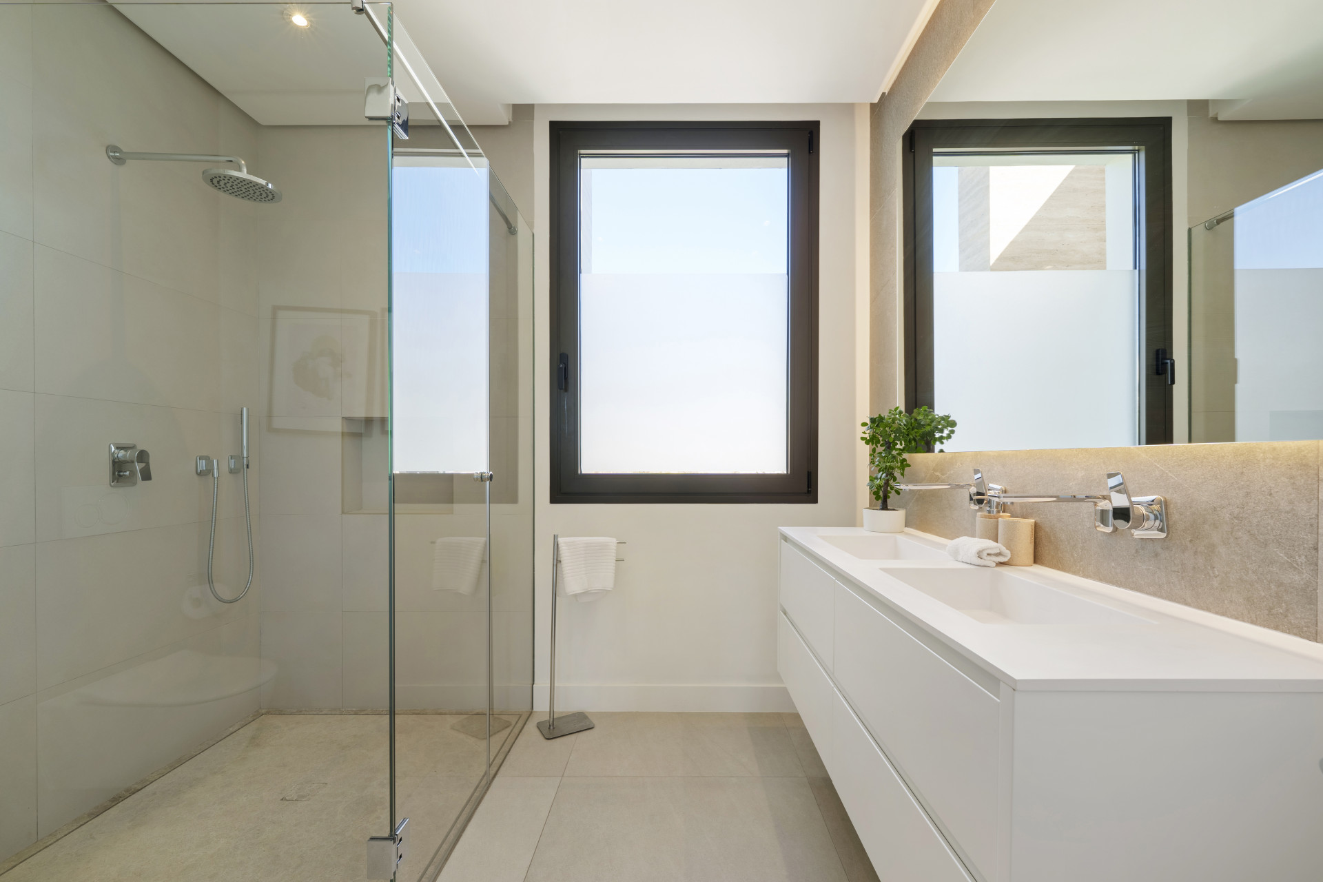 Image 57: detached villa For sale, The Golden Mile, €5,900,000 [HFM-C40103]