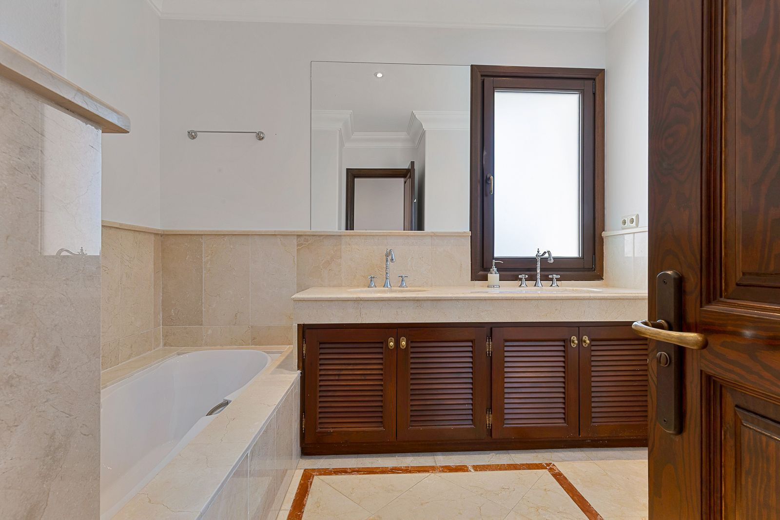 Image 44: detached villa For sale, San Pedro de Alcántara, €2,200,000 [HFM-CL10167]